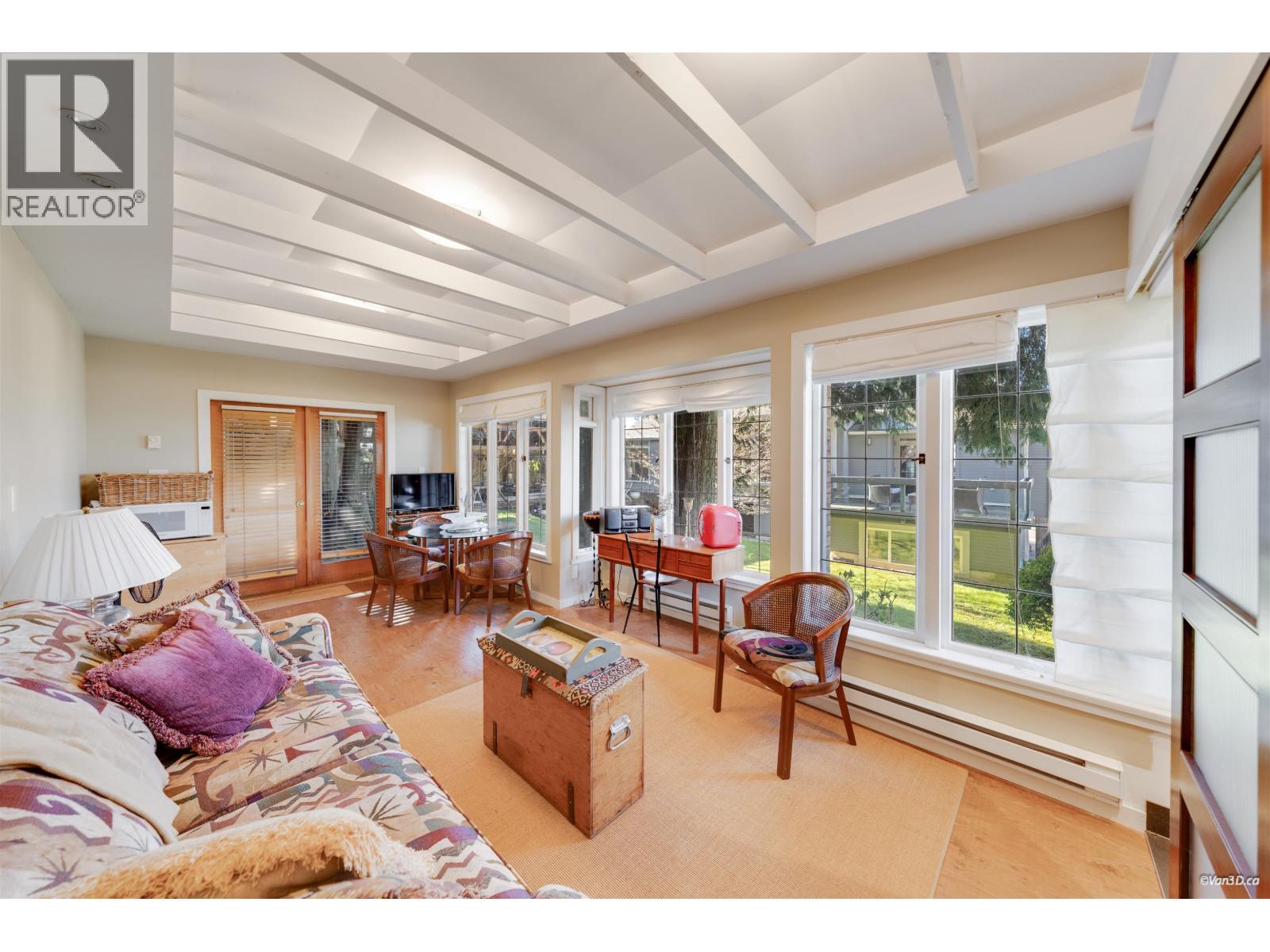 670 Montroyal Boulevard, North Vancouver, British Columbia  V7R 2G3 - Photo 36 - R3107427