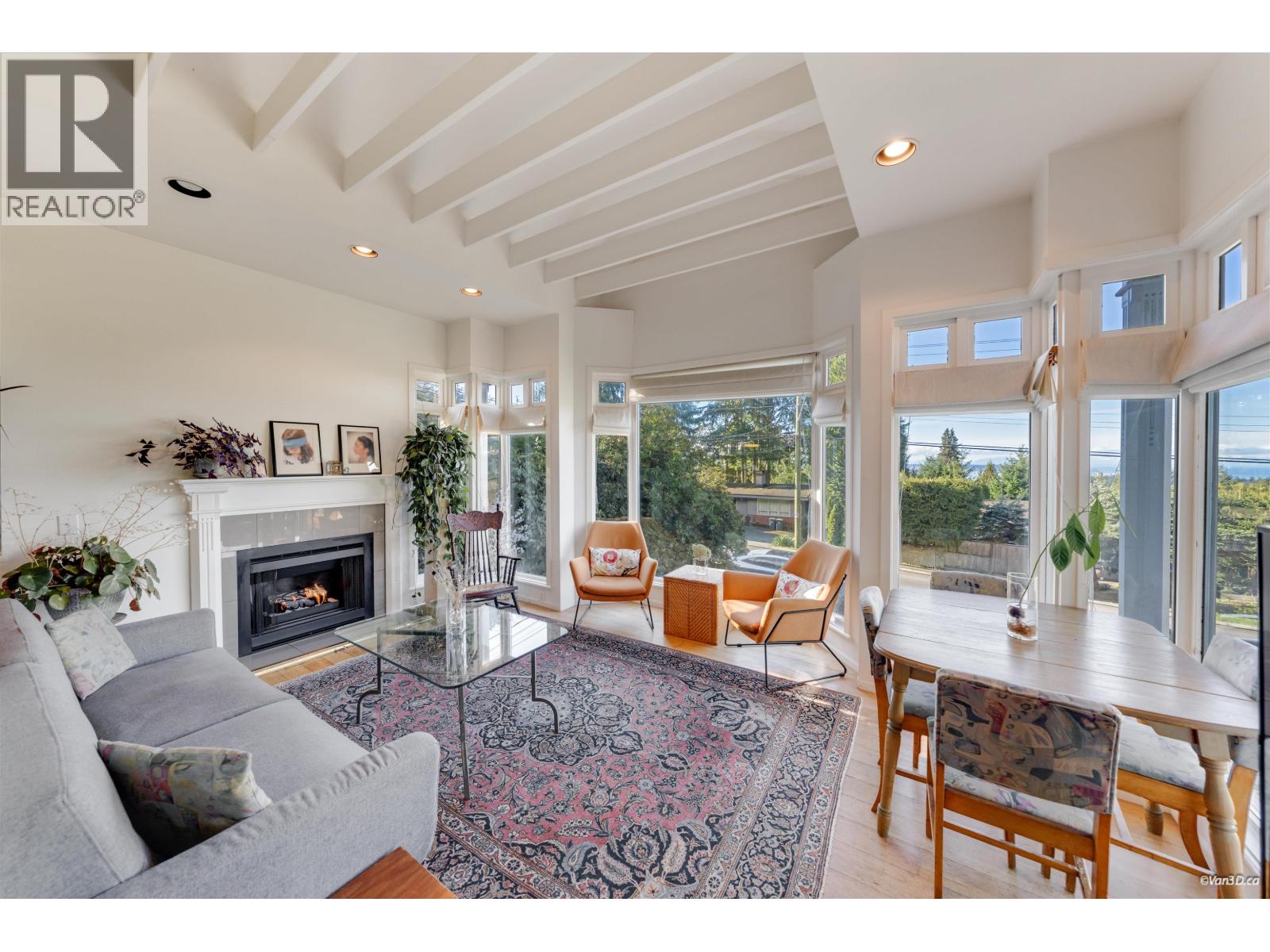 670 Montroyal Boulevard, North Vancouver, British Columbia  V7R 2G3 - Photo 8 - R3107427