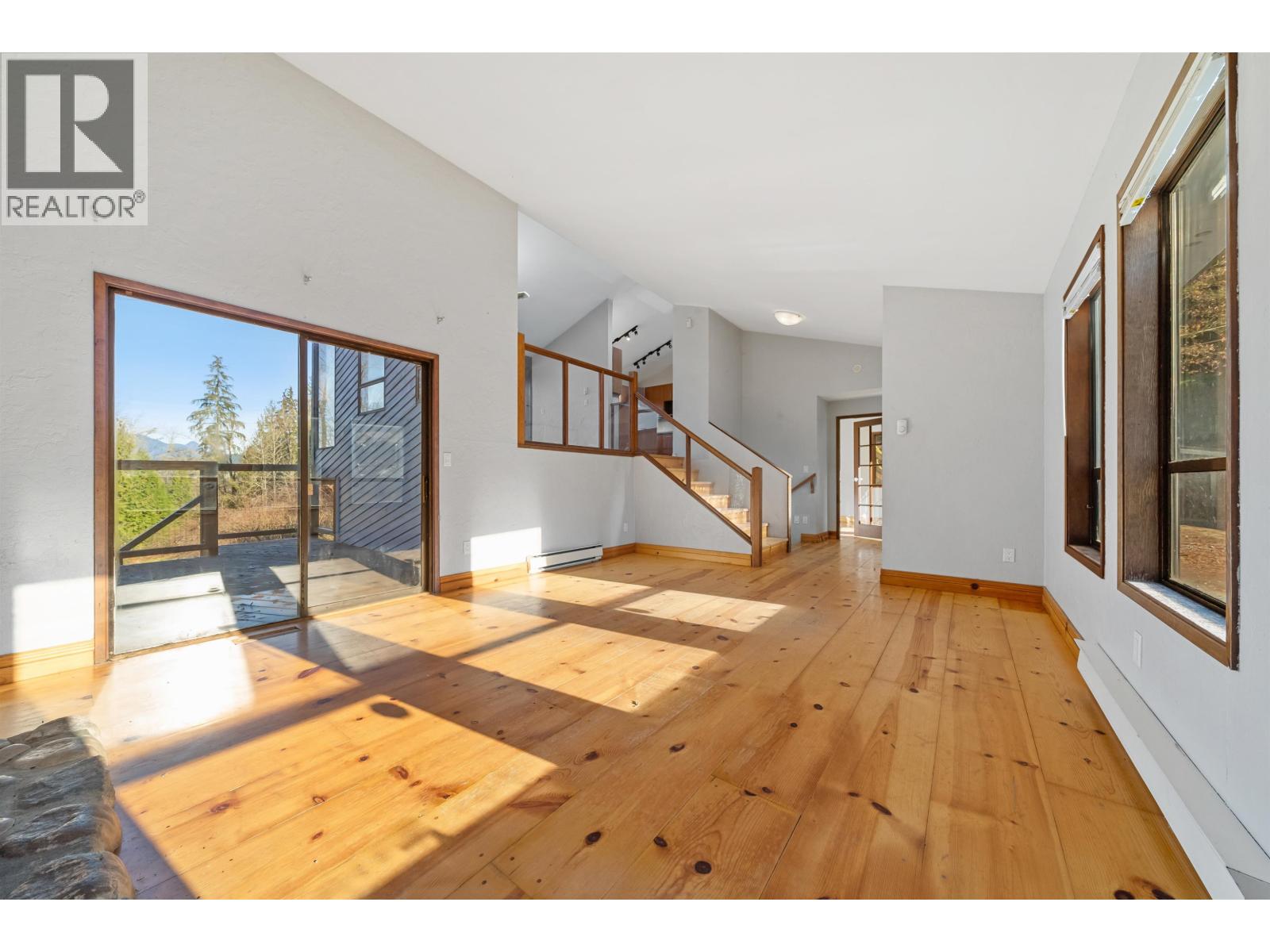 25443 Bosonworth Avenue, Maple Ridge, British Columbia  V2W 1G9 - Photo 6 - R3107428