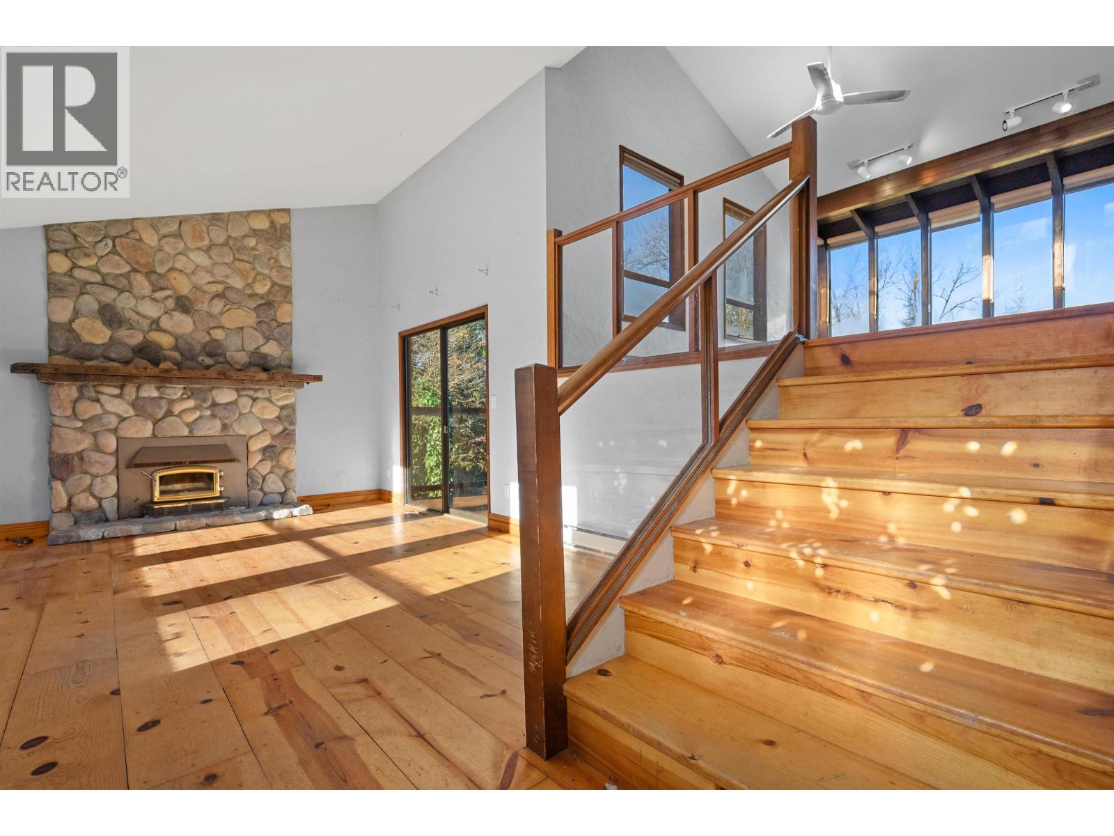 25443 Bosonworth Avenue, Maple Ridge, British Columbia  V2W 1G9 - Photo 7 - R3107428