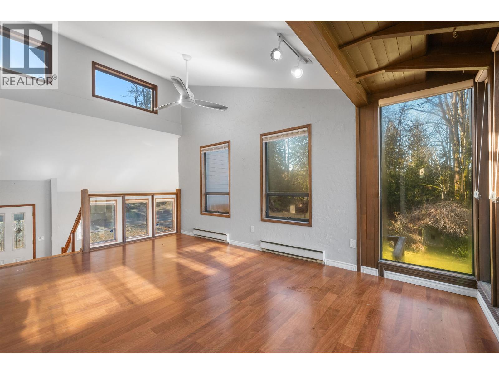 25443 Bosonworth Avenue, Maple Ridge, British Columbia  V2W 1G9 - Photo 9 - R3107428