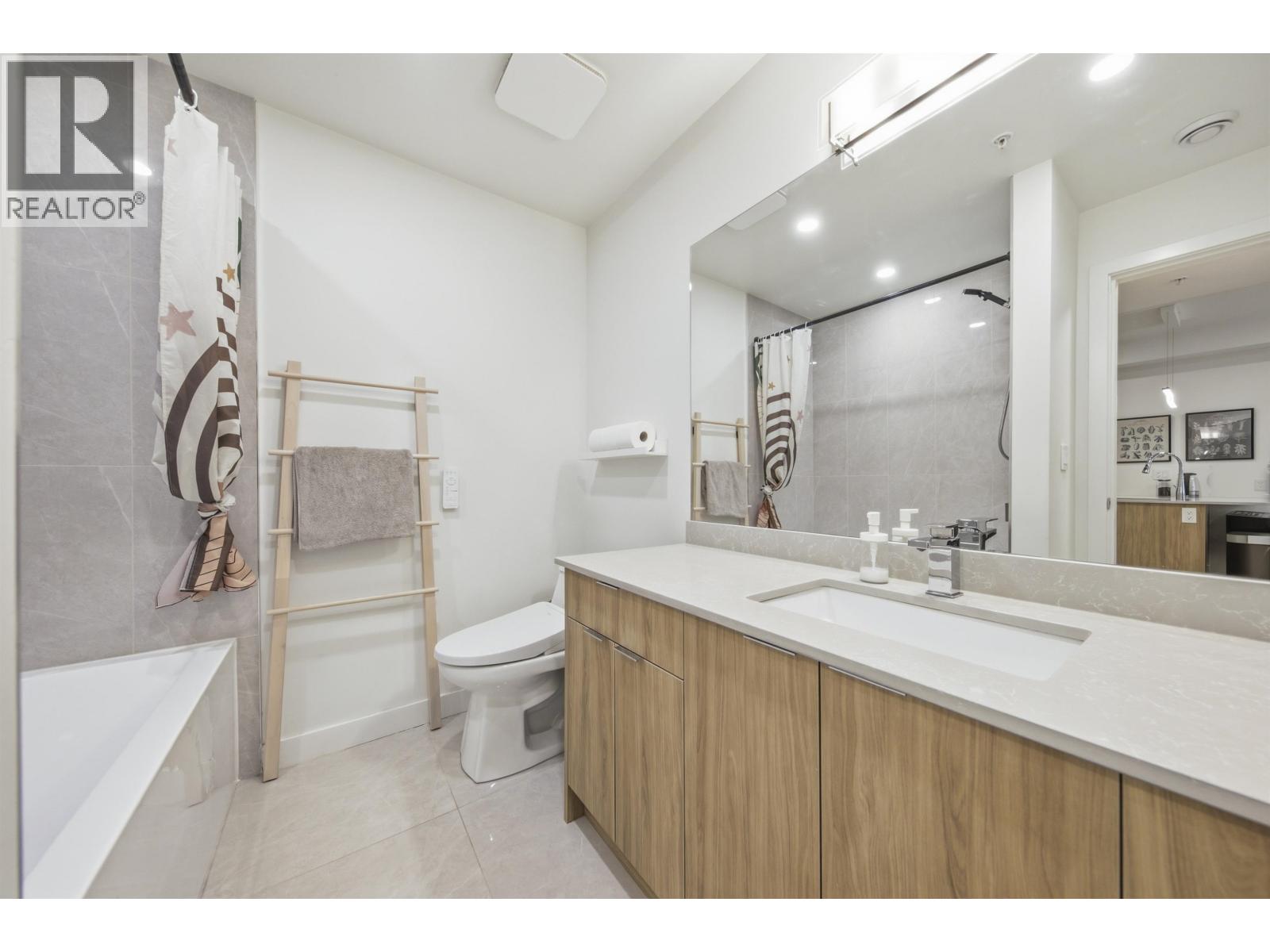 303 11913 Burnett Street, Maple Ridge, British Columbia  V2X 4N1 - Photo 12 - R3105047