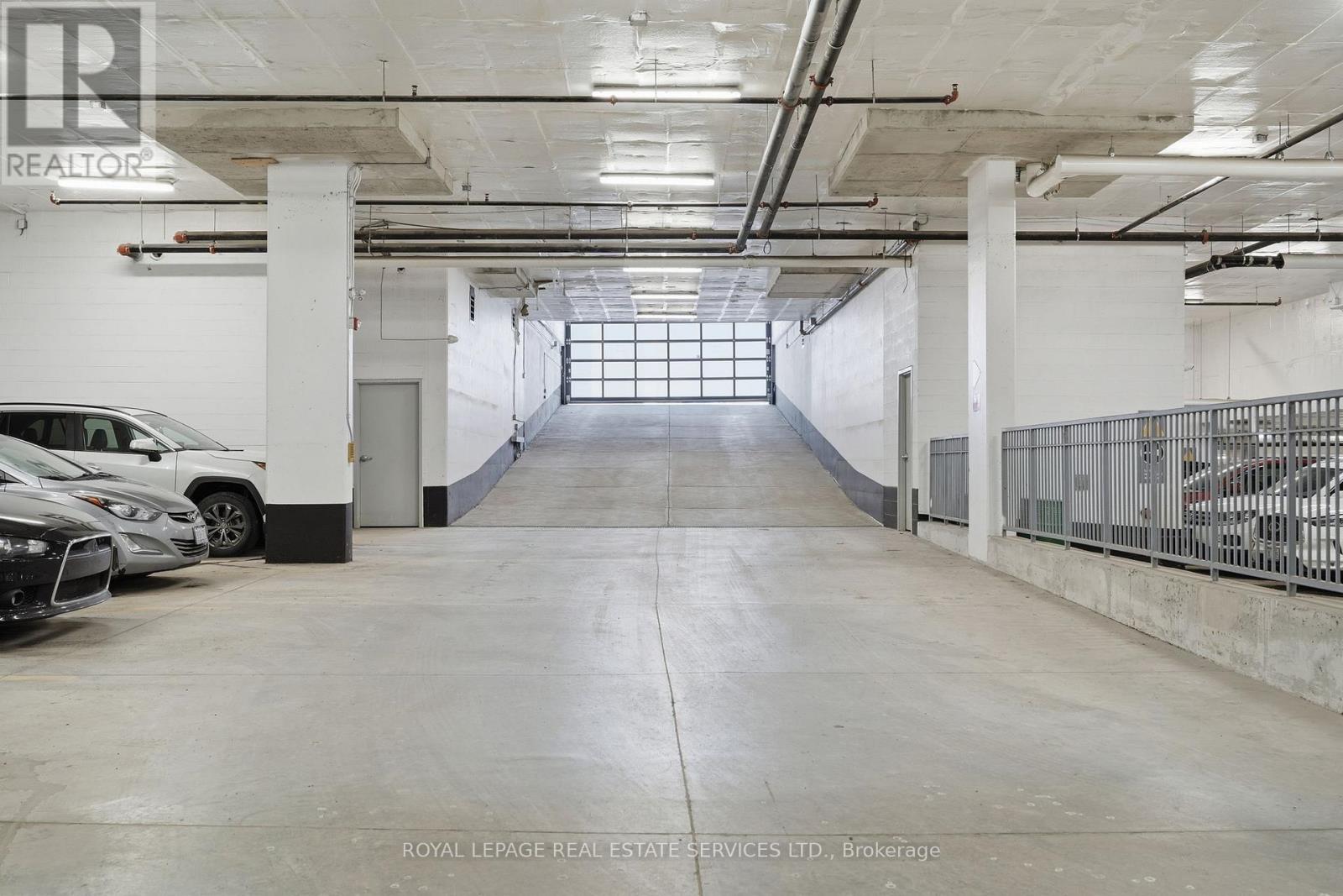 10 Neighbourhood Lane, Toronto, Ontario  M8Y 0A4 - Photo 17 - W12945356