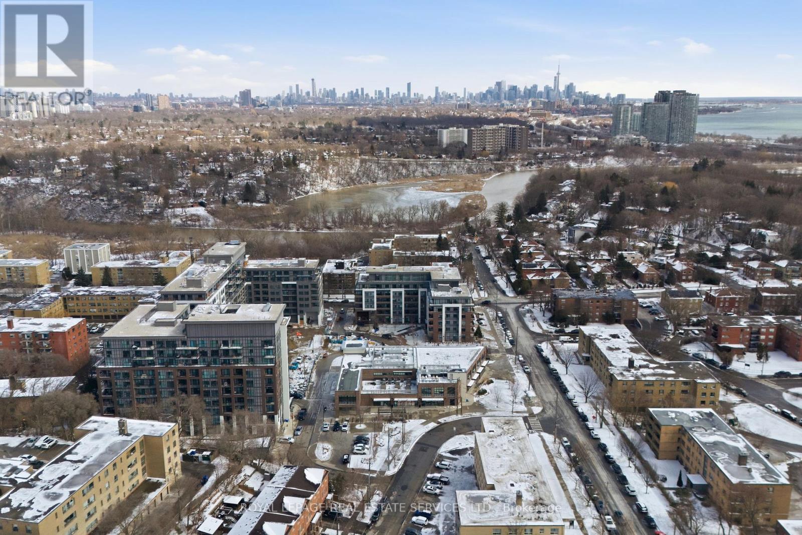 10 Neighbourhood Lane, Toronto, Ontario  M8Y 0A4 - Photo 20 - W12945356