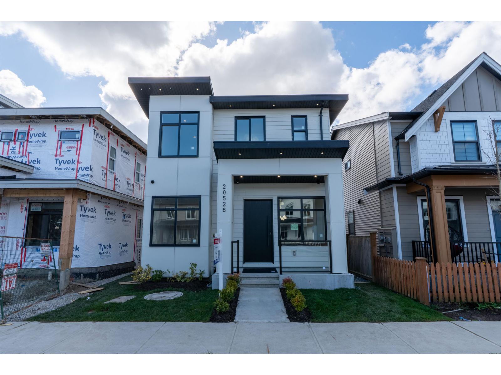 20528 76 Ave Avenue, Langley, British Columbia  V2Y 1V5 - Photo 1 - R3104789