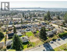 241 W 27TH STREET, North Vancouver, British Columbia