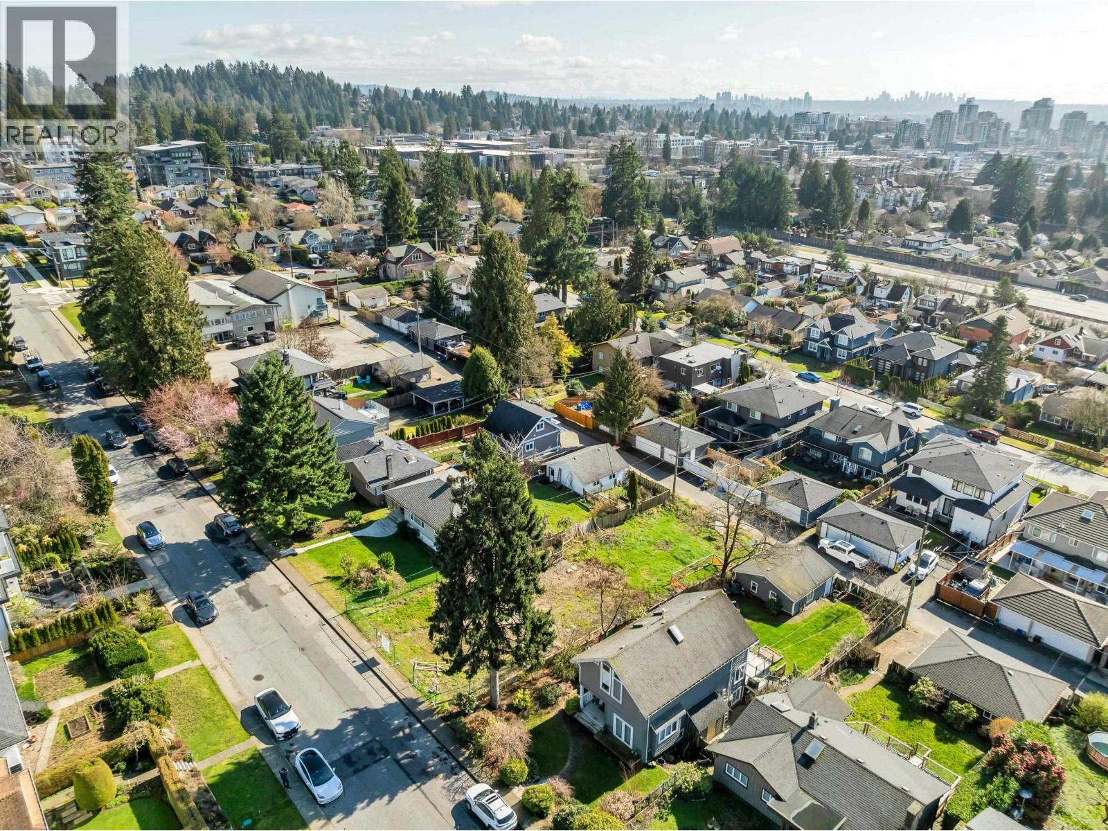 241 W 27th Street, North Vancouver, British Columbia  V7N 2H2 - Photo 8 - R3107341