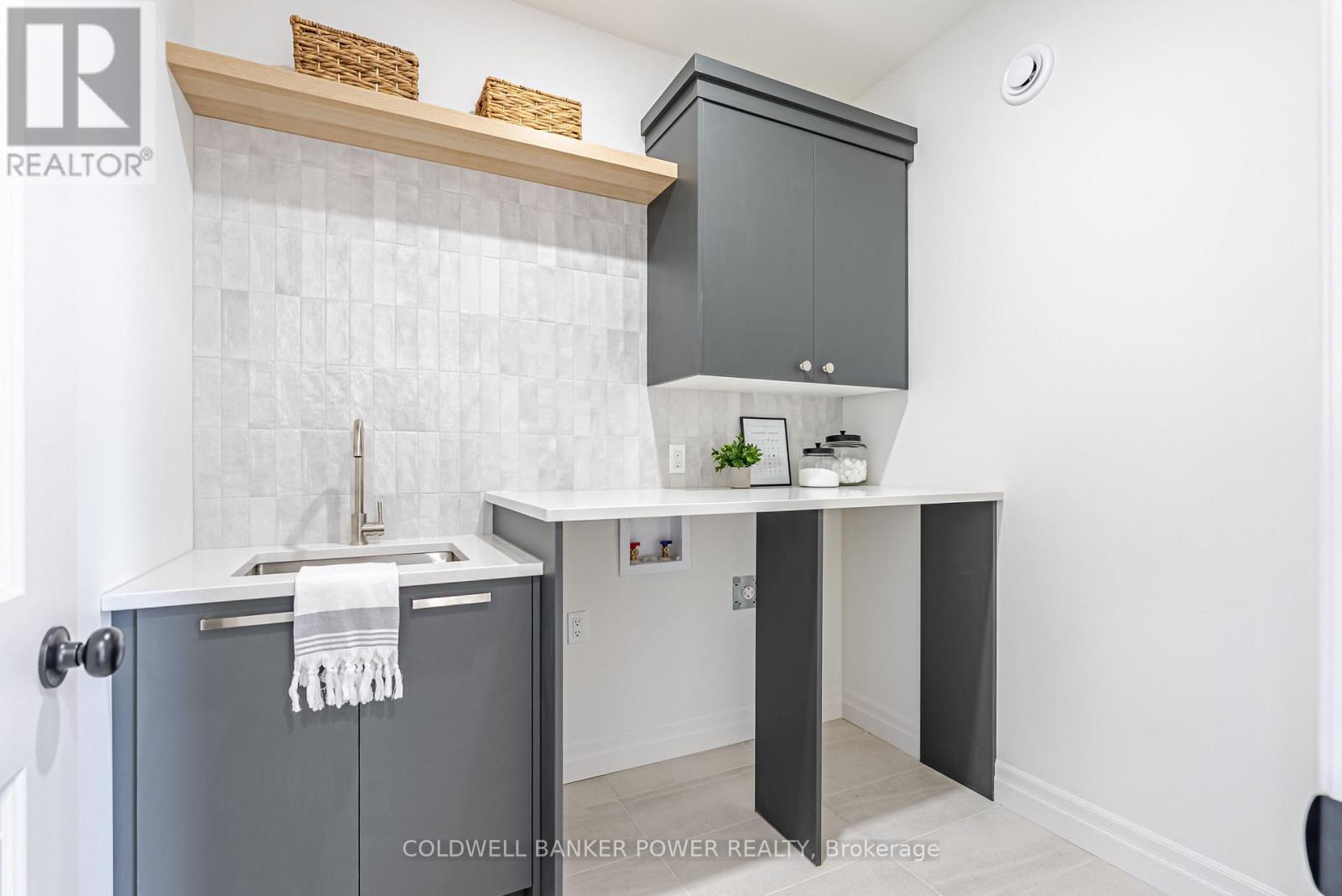 3147 Gillespie Trail, London South, Ontario  N6P 0H3 - Photo 38 - X12966064