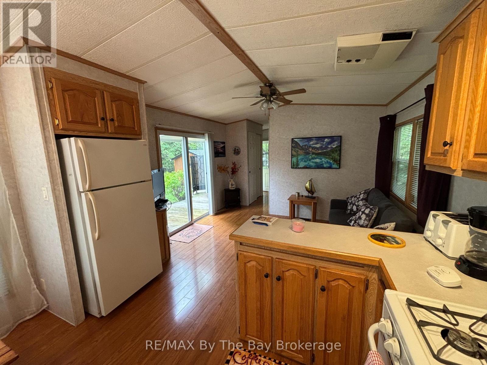 G4 - 85 Theme Park Drive, Wasaga Beach, Ontario  L9Z 1X7 - Photo 15 - S12949140