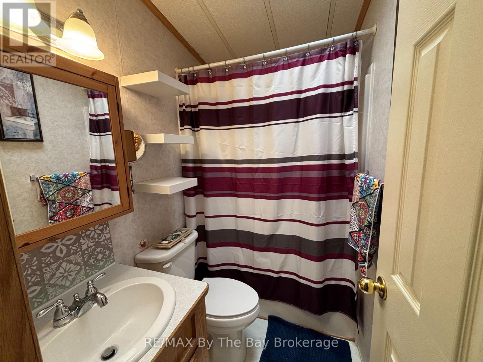 G4 - 85 Theme Park Drive, Wasaga Beach, Ontario  L9Z 1X7 - Photo 20 - S12949140