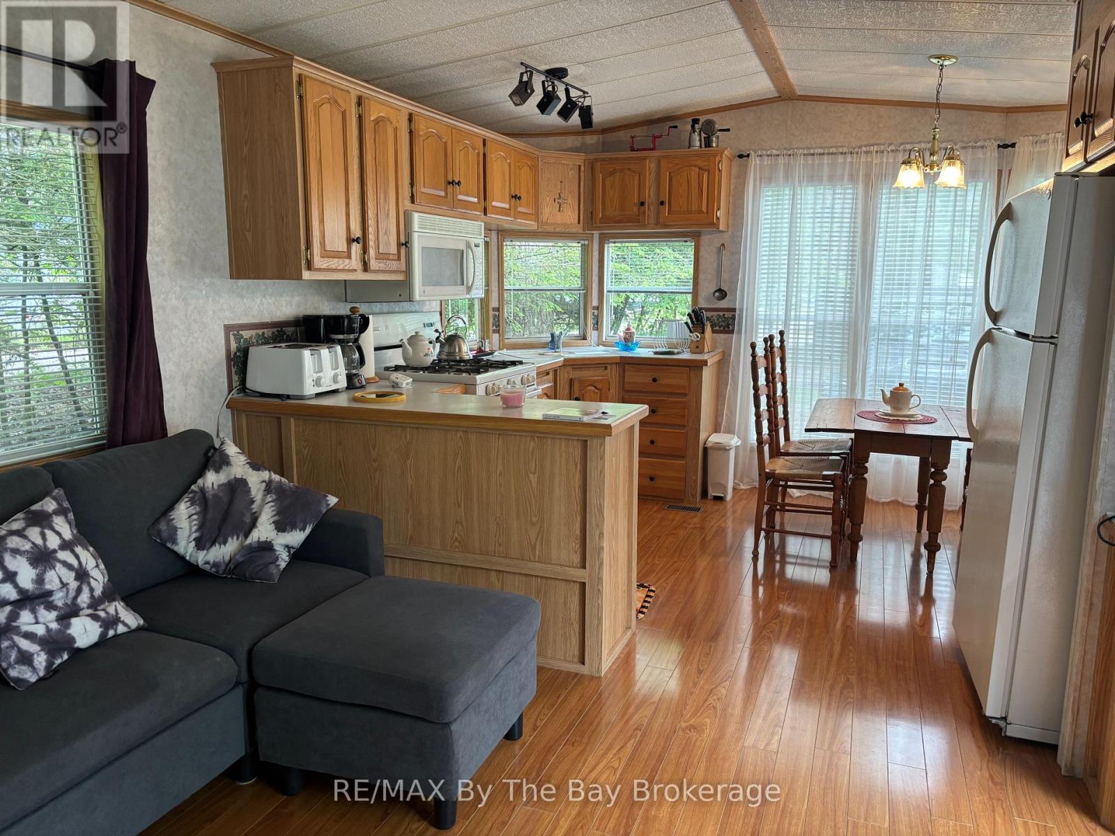 G4 - 85 Theme Park Drive, Wasaga Beach, Ontario  L9Z 1X7 - Photo 11 - S12949140