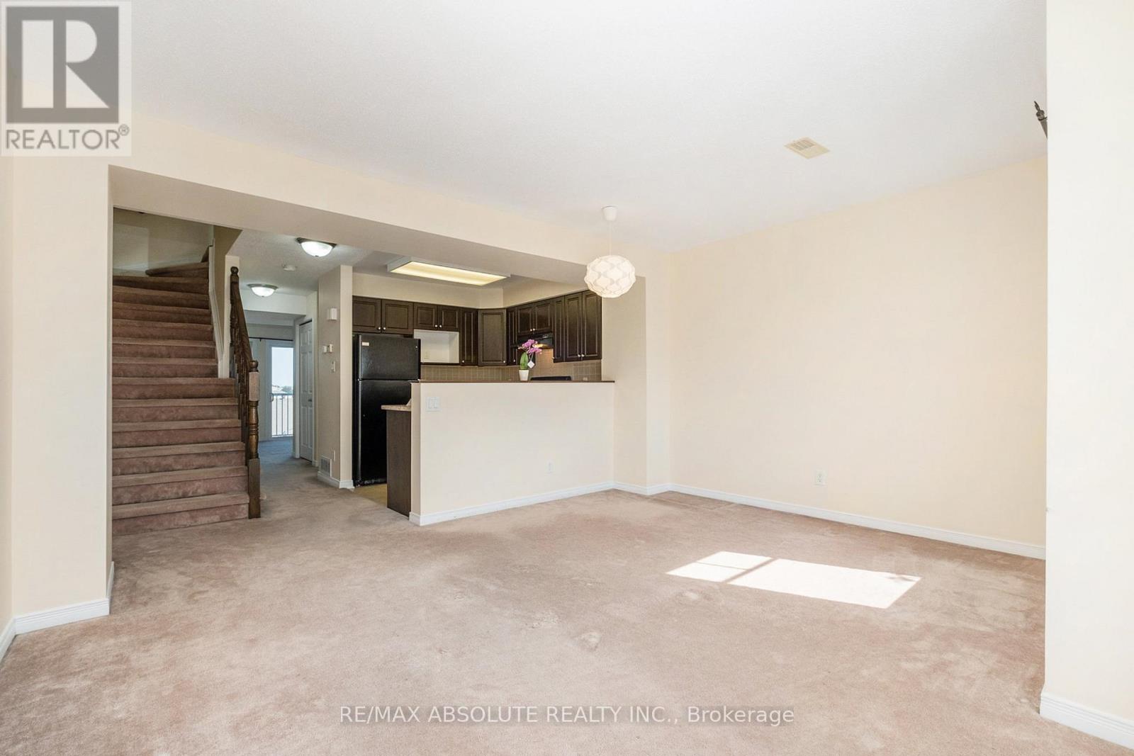 113 Keltie Private, Ottawa, Ontario  K2J 0A1 - Photo 3 - X12966060