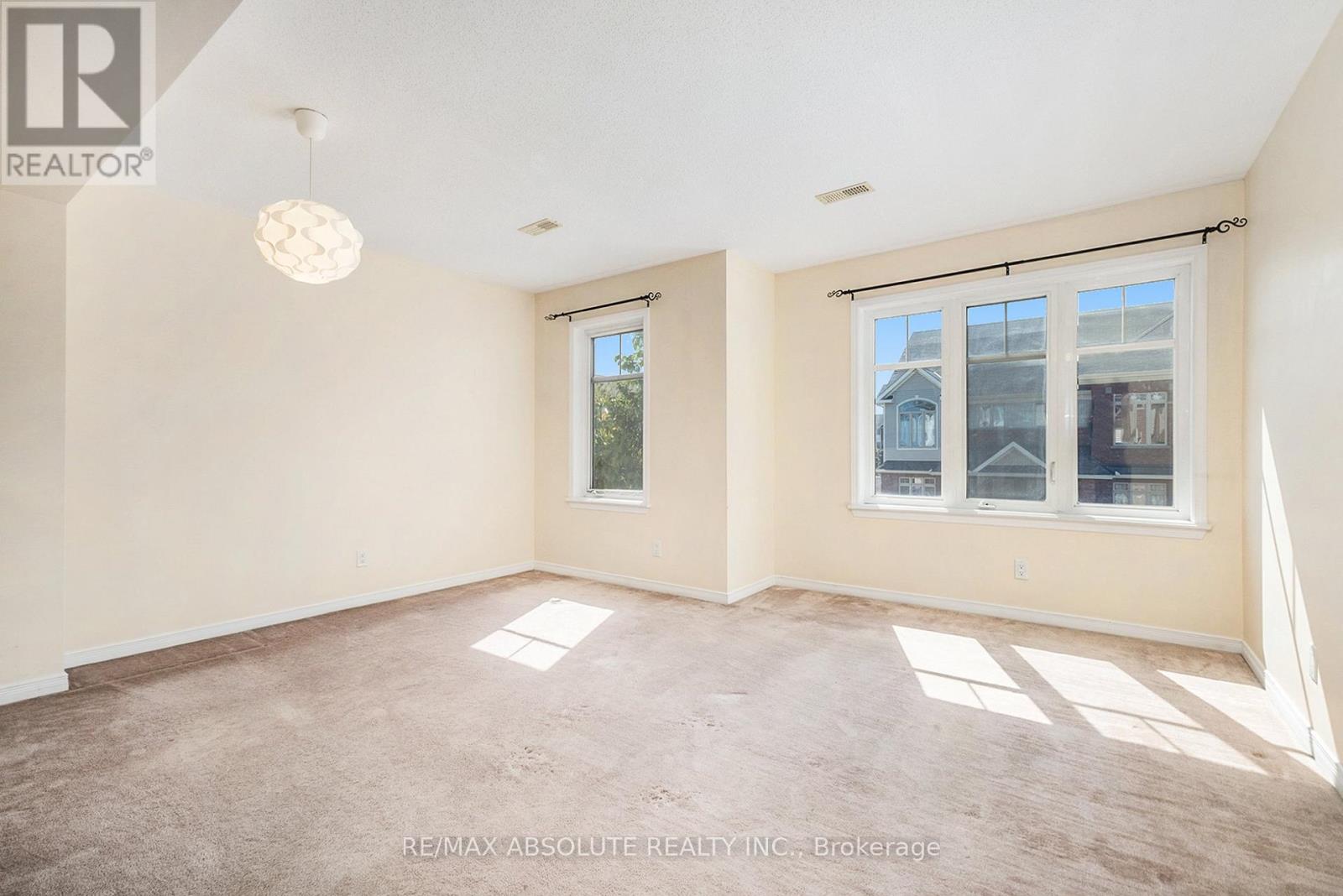 113 Keltie Private, Ottawa, Ontario  K2J 0A1 - Photo 4 - X12966060