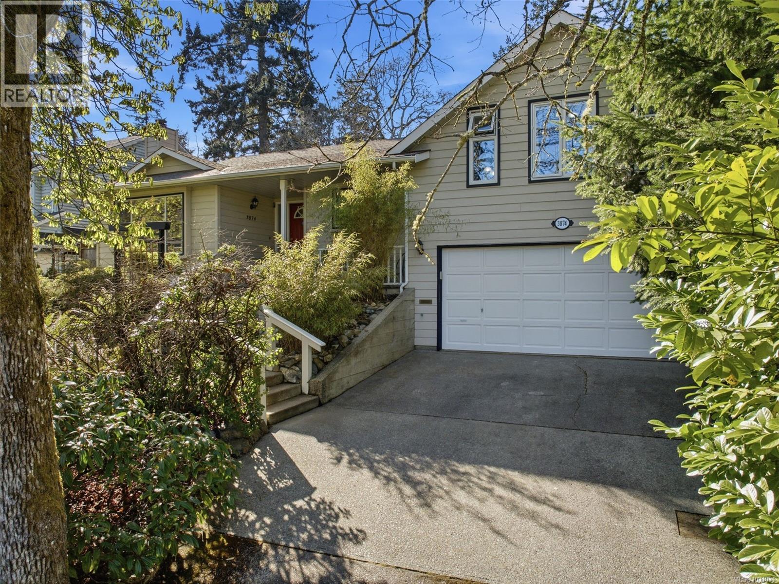 3874 Grange Rd, Saanich, British Columbia
