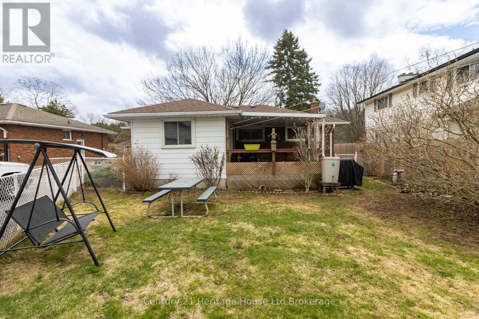 217 5th Avenue, Woodstock, Ontario N4S 2G2 - Photo 17 - X12966134