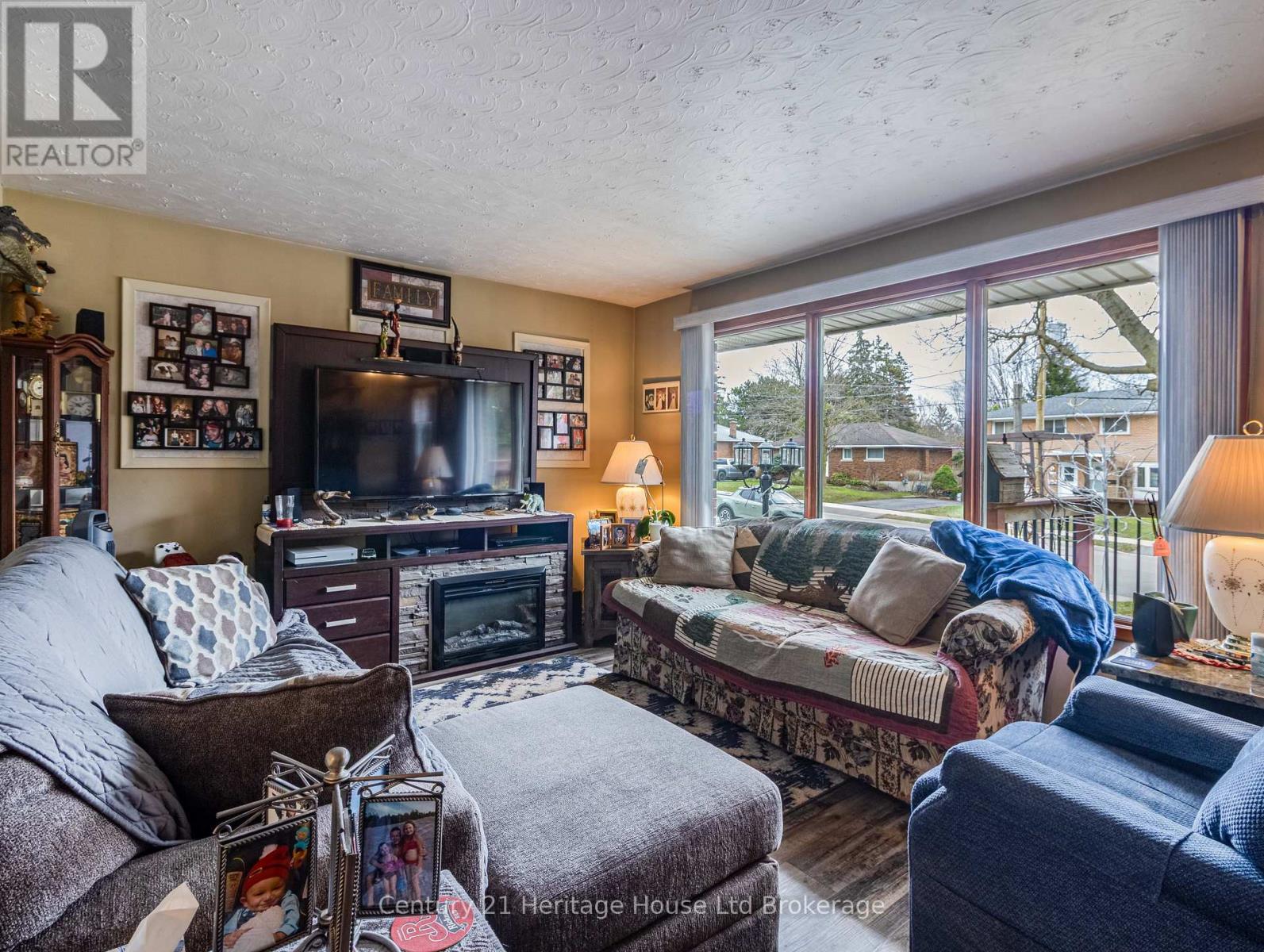 217 5th Avenue, Woodstock, Ontario N4S 2G2 - Photo 2 - X12966134