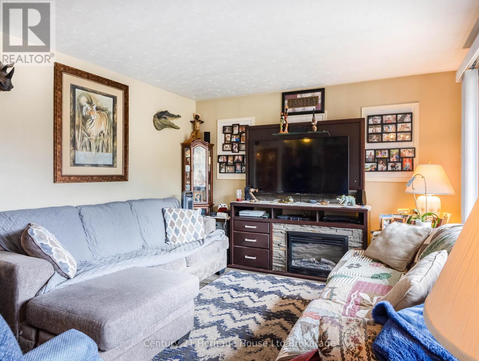 217 5th Avenue, Woodstock, Ontario N4S 2G2 - Photo 4 - X12966134