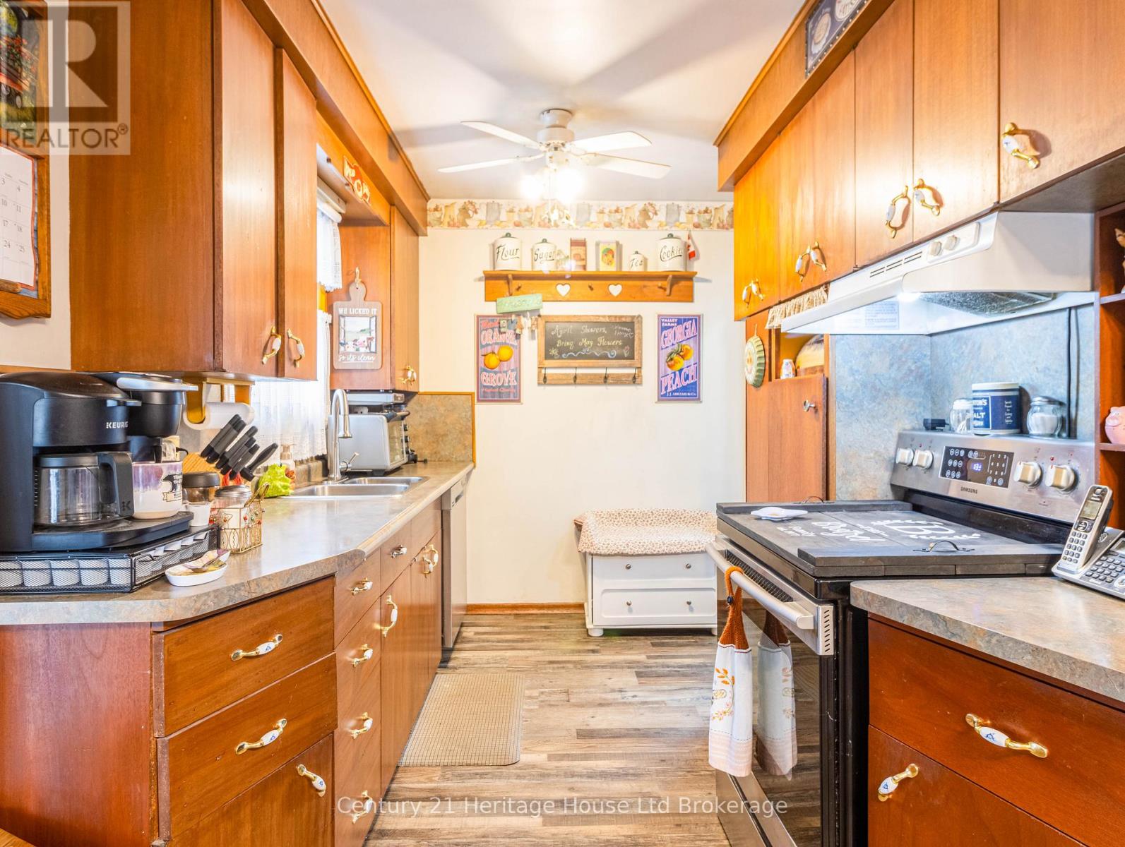 217 5th Avenue, Woodstock, Ontario N4S 2G2 - Photo 5 - X12966134