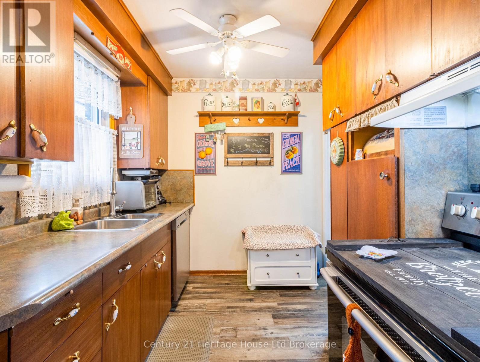 217 5th Avenue, Woodstock, Ontario N4S 2G2 - Photo 7 - X12966134