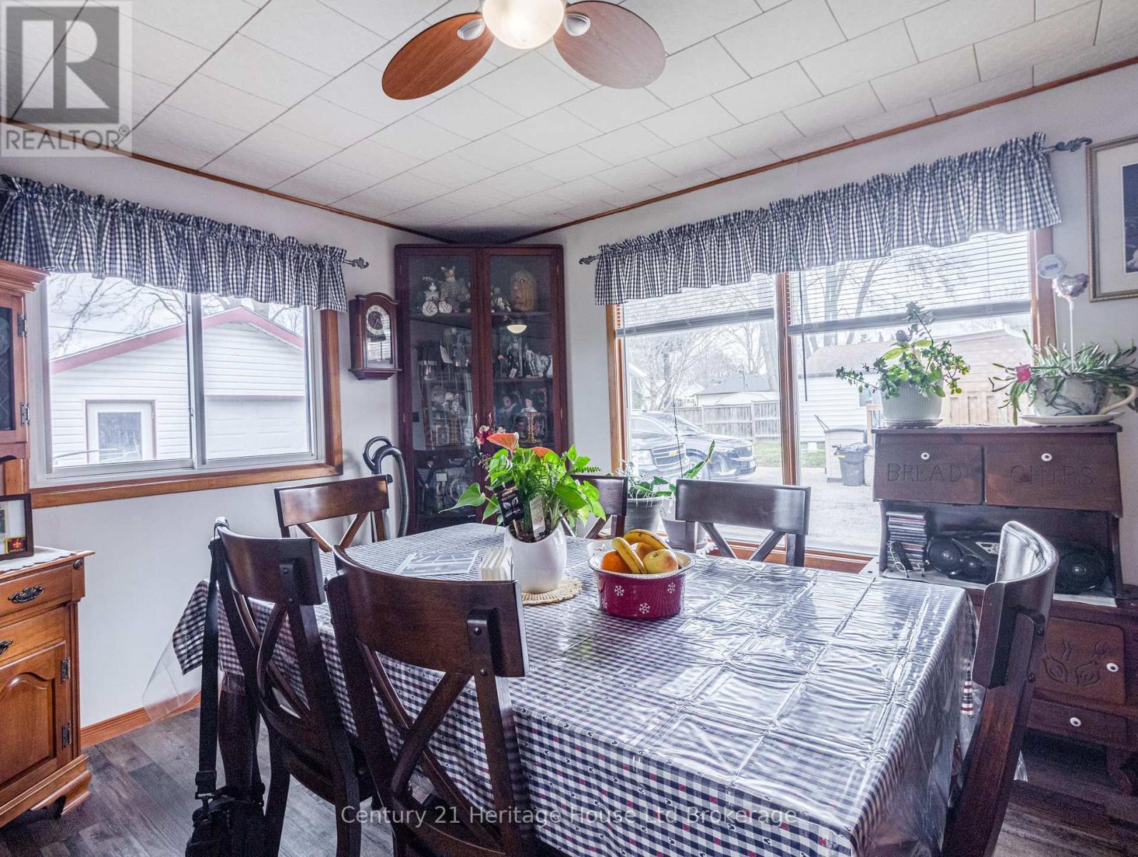 217 5th Avenue, Woodstock, Ontario N4S 2G2 - Photo 9 - X12966134