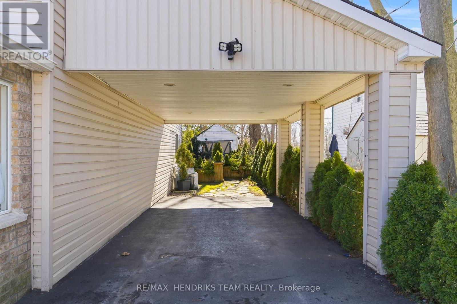 229 Jarvis Street, Fort Erie (Central), Ontario  L2A 2S7 - Photo 3 - X12966102