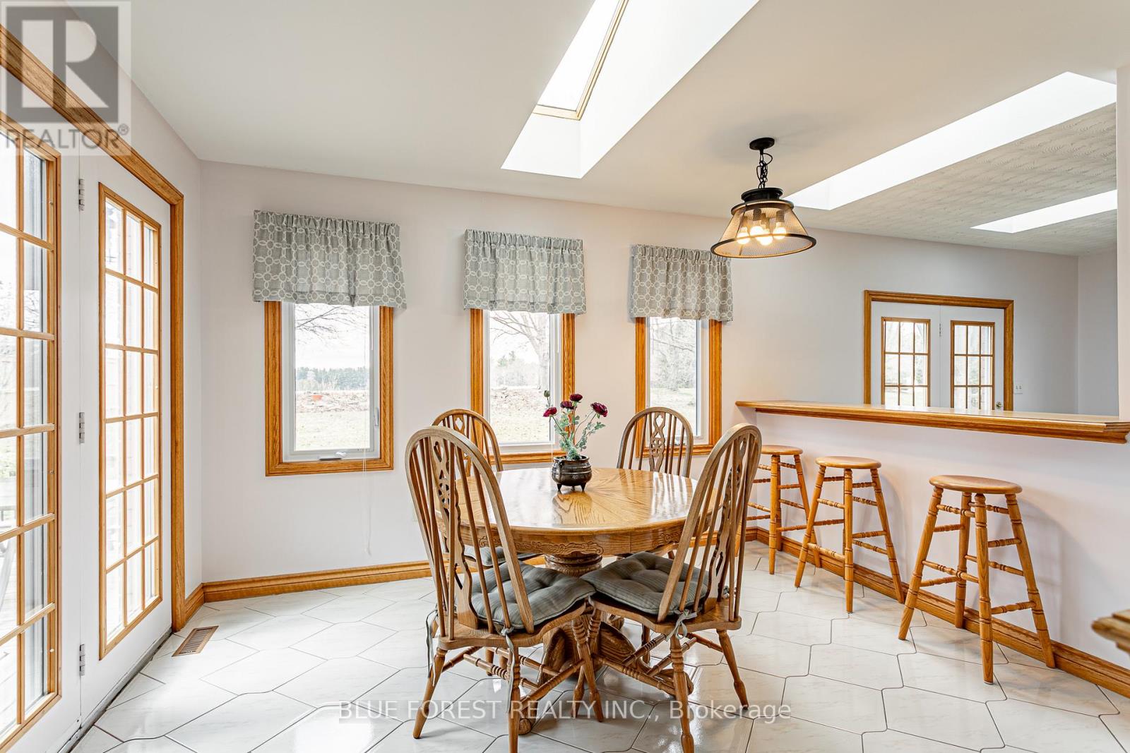 129 Wheeler Avenue, Thames Centre, Ontario  N0L 1G2 - Photo 10 - X12964968