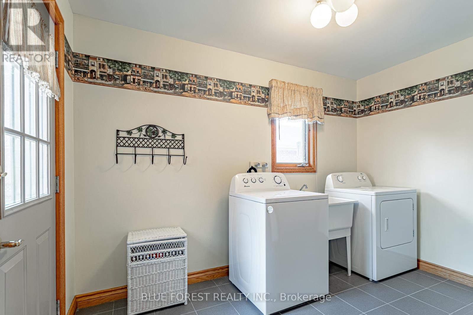 129 Wheeler Avenue, Thames Centre, Ontario  N0L 1G2 - Photo 16 - X12964968