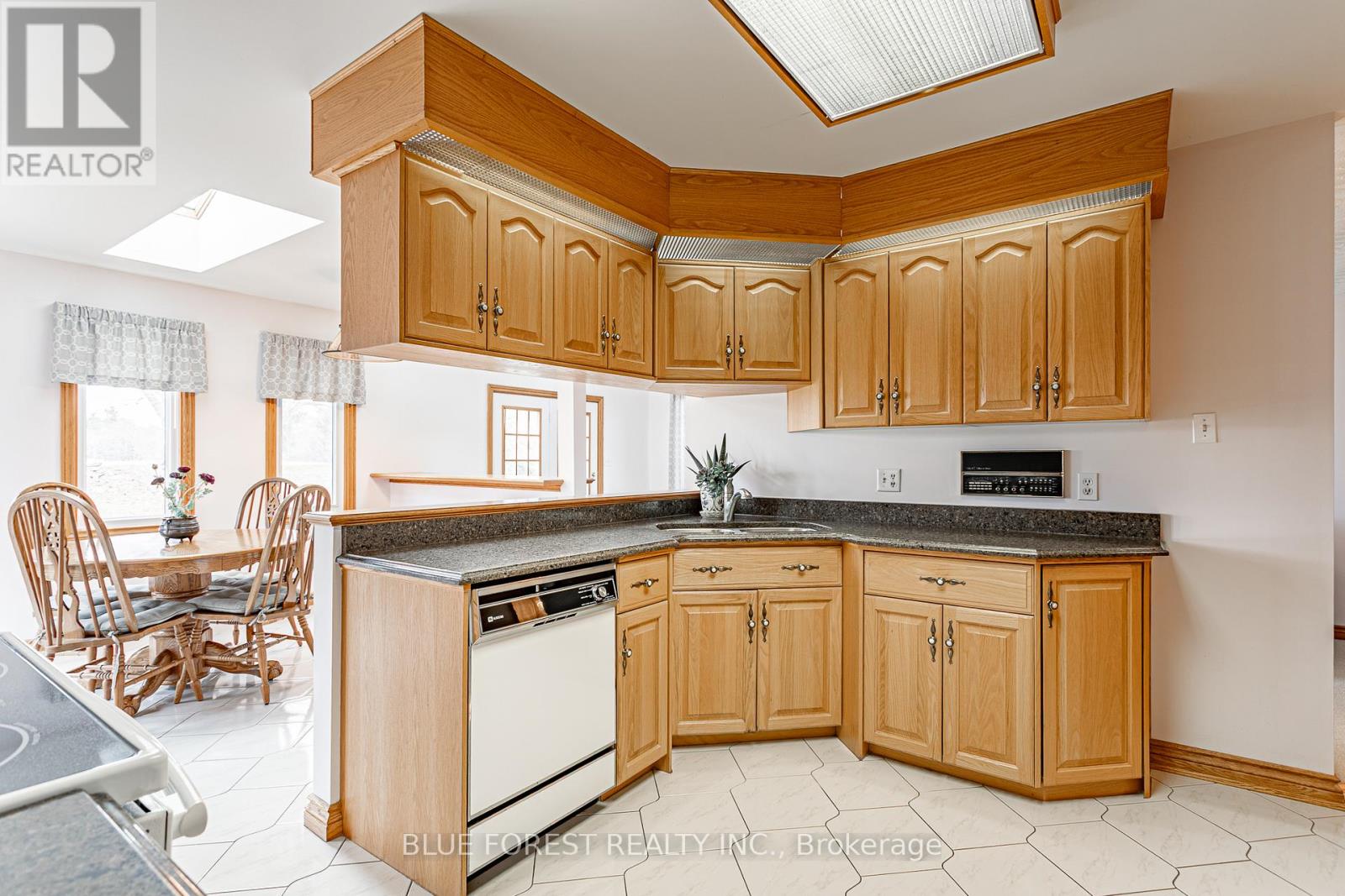 129 Wheeler Avenue, Thames Centre, Ontario  N0L 1G2 - Photo 9 - X12964968