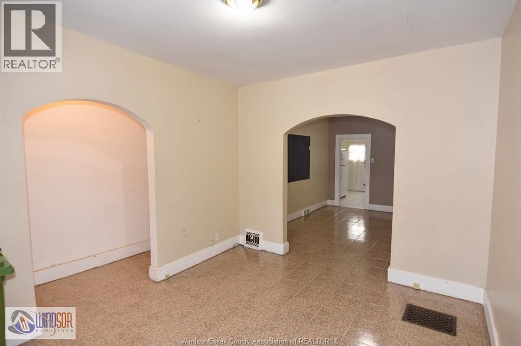 735-737 Partington, Windsor, Ontario  N9B 2N6 - Photo 4 - 26007273