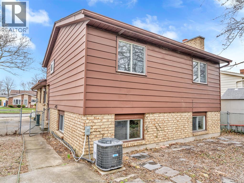 3700 Wildwood Drive Unit# Full House, Windsor, Ontario  N8R 2B6 - Photo 27 - 26007238