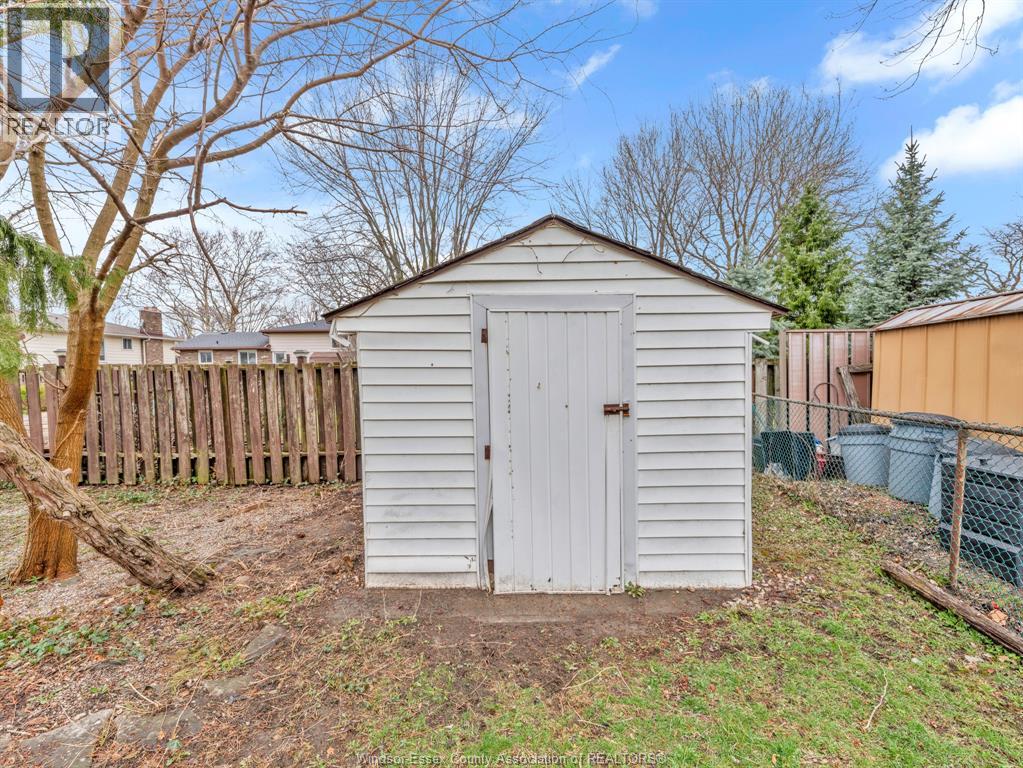 3700 Wildwood Drive Unit# Full House, Windsor, Ontario  N8R 2B6 - Photo 28 - 26007238