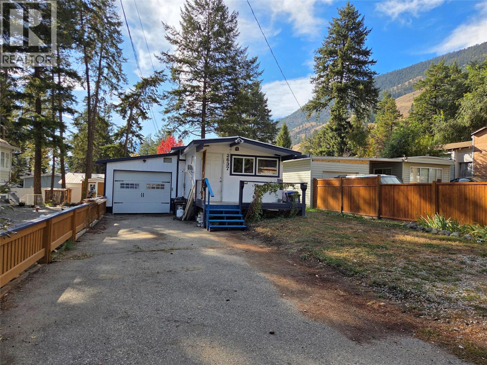 2637 9th Street, Olalla, British Columbia  V0X 1N6 - Photo 14 - 10365285