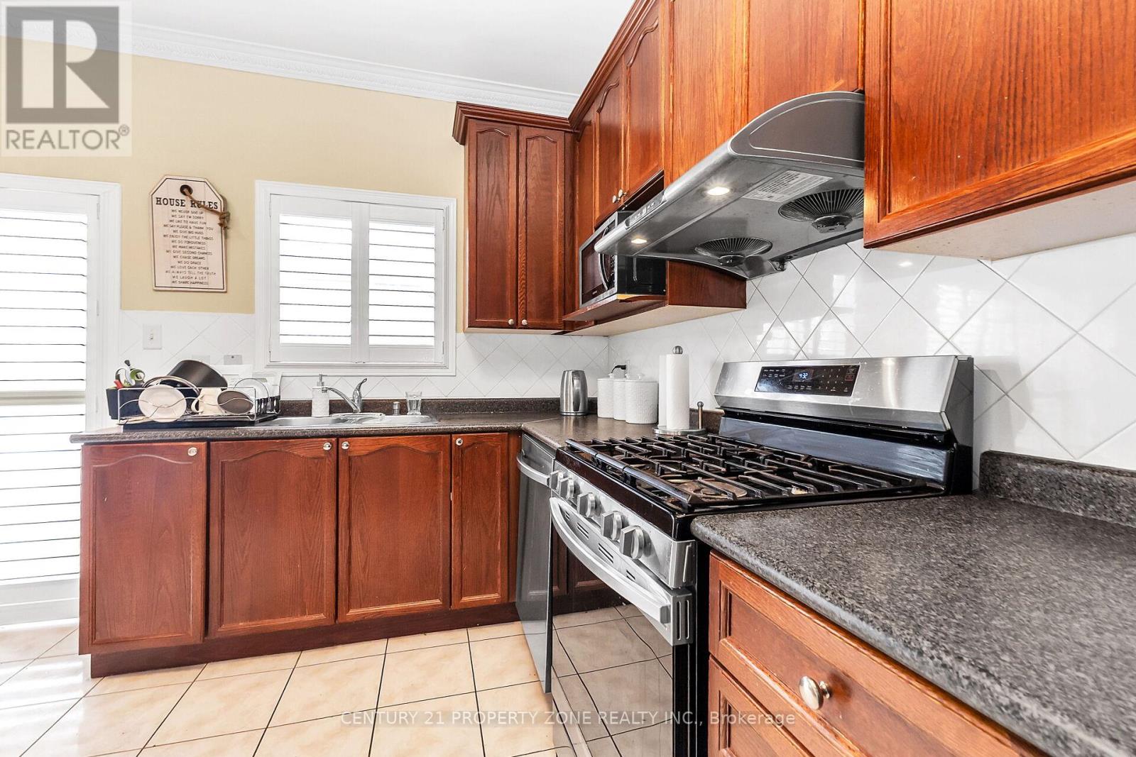 16 Armitage Crescent, Ajax, Ontario  L1T 4G6 - Photo 14 - E12965488