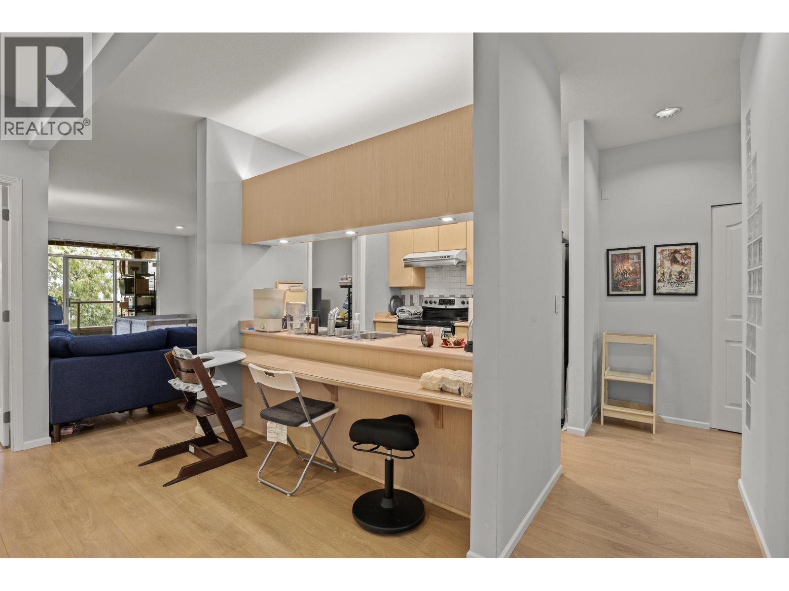 207 4951 Sanders Street, Burnaby, British Columbia  V5H 1S8 - Photo 2 - R3107402