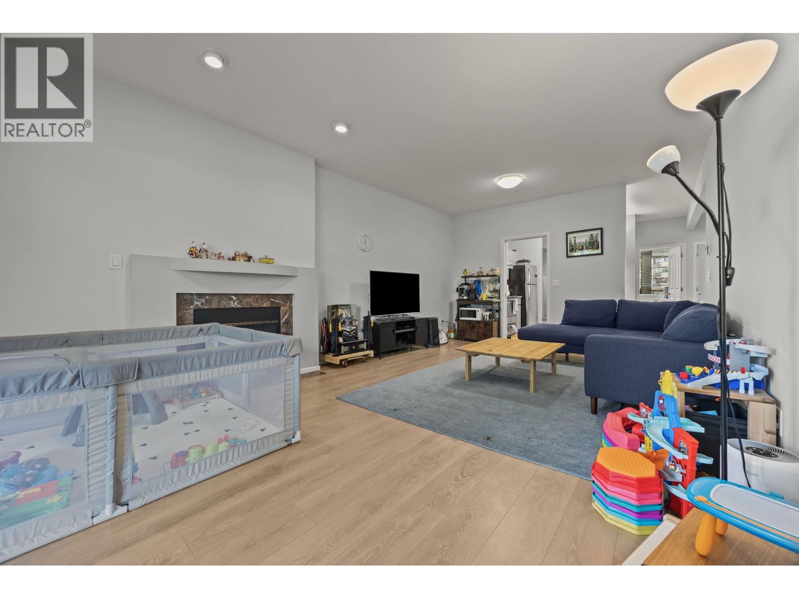 207 4951 Sanders Street, Burnaby, British Columbia  V5H 1S8 - Photo 8 - R3107402