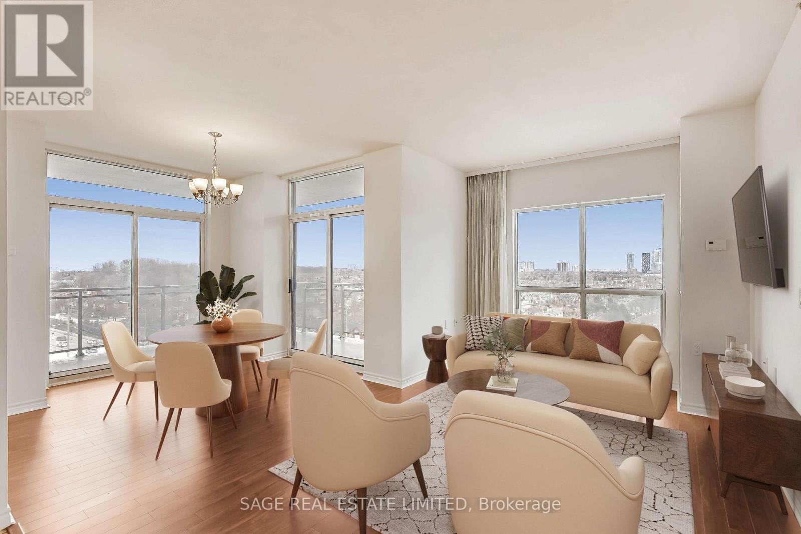 902 - 810 Scollard Court, Mississauga, Ontario  L5V 0A4 - Photo 3 - W12909746