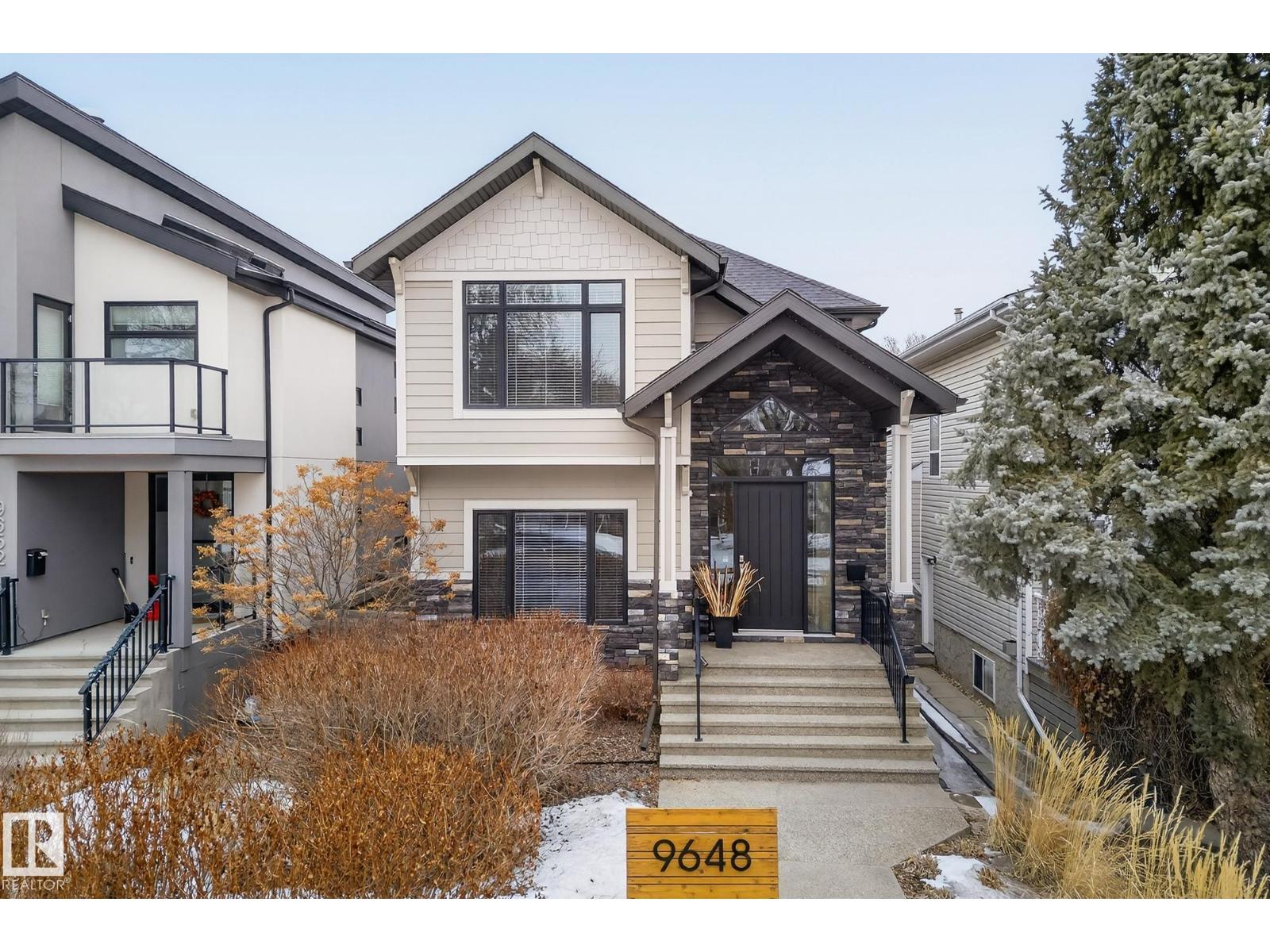 9648 83 AV NW, edmonton, Alberta