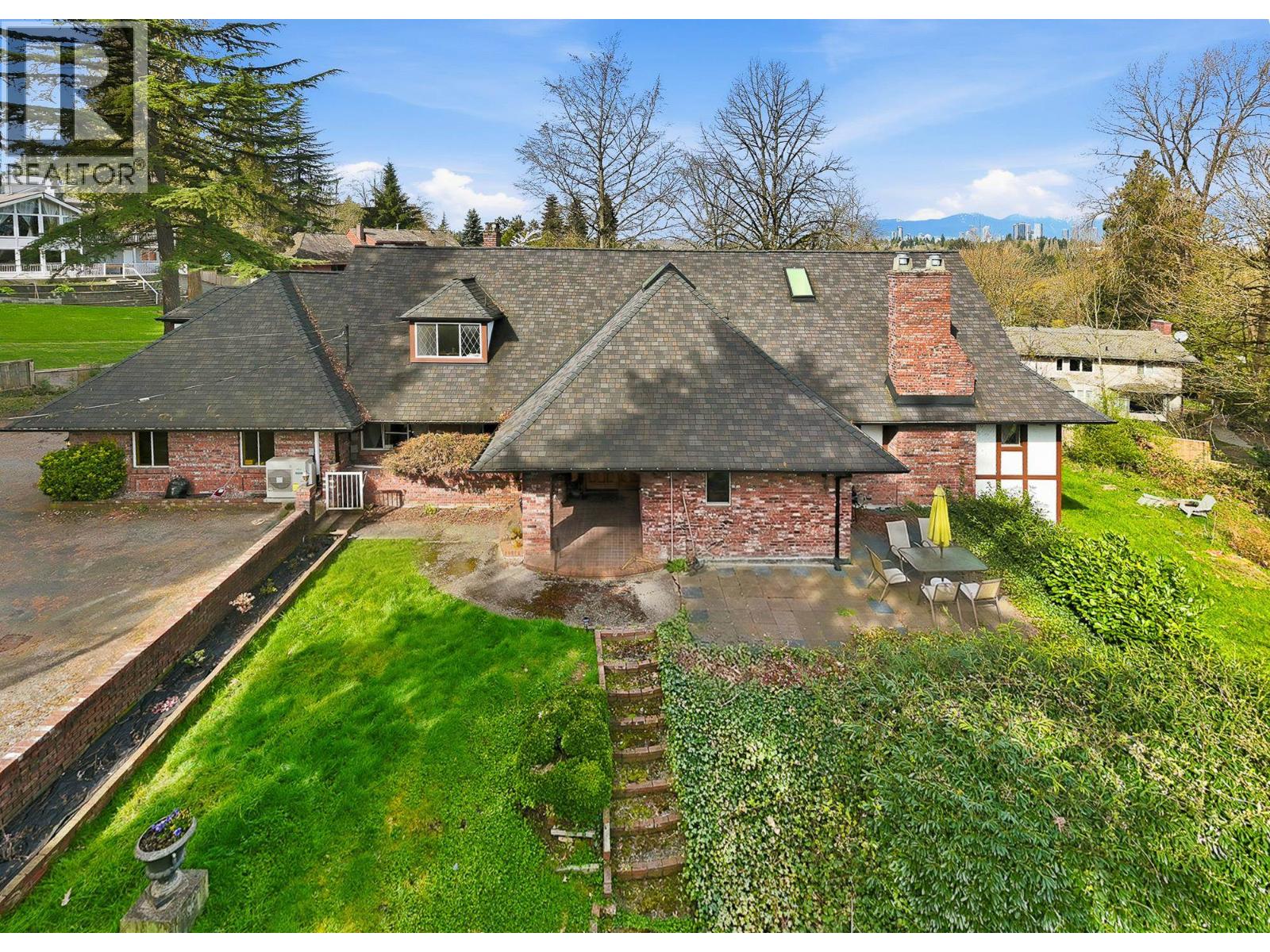 5780 Malvern Avenue, Burnaby, British Columbia  V5E 3E4 - Photo 3 - R3104815