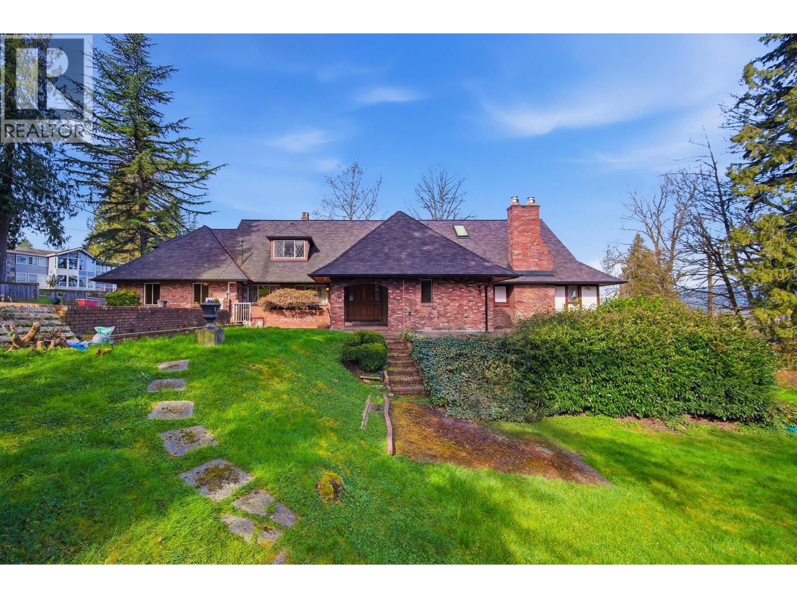 5780 Malvern Avenue, Burnaby, British Columbia  V5E 3E4 - Photo 2 - R3104815