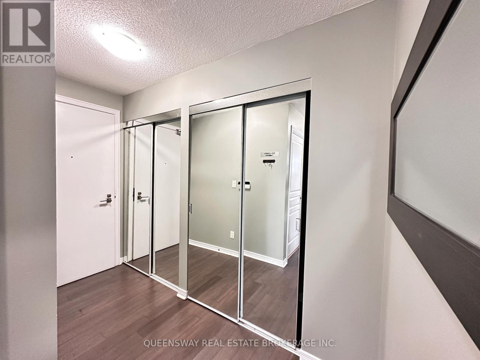 1008 - 352 Front Street W, Toronto, Ontario  M5V 0K3 - Photo 10 - C12966022