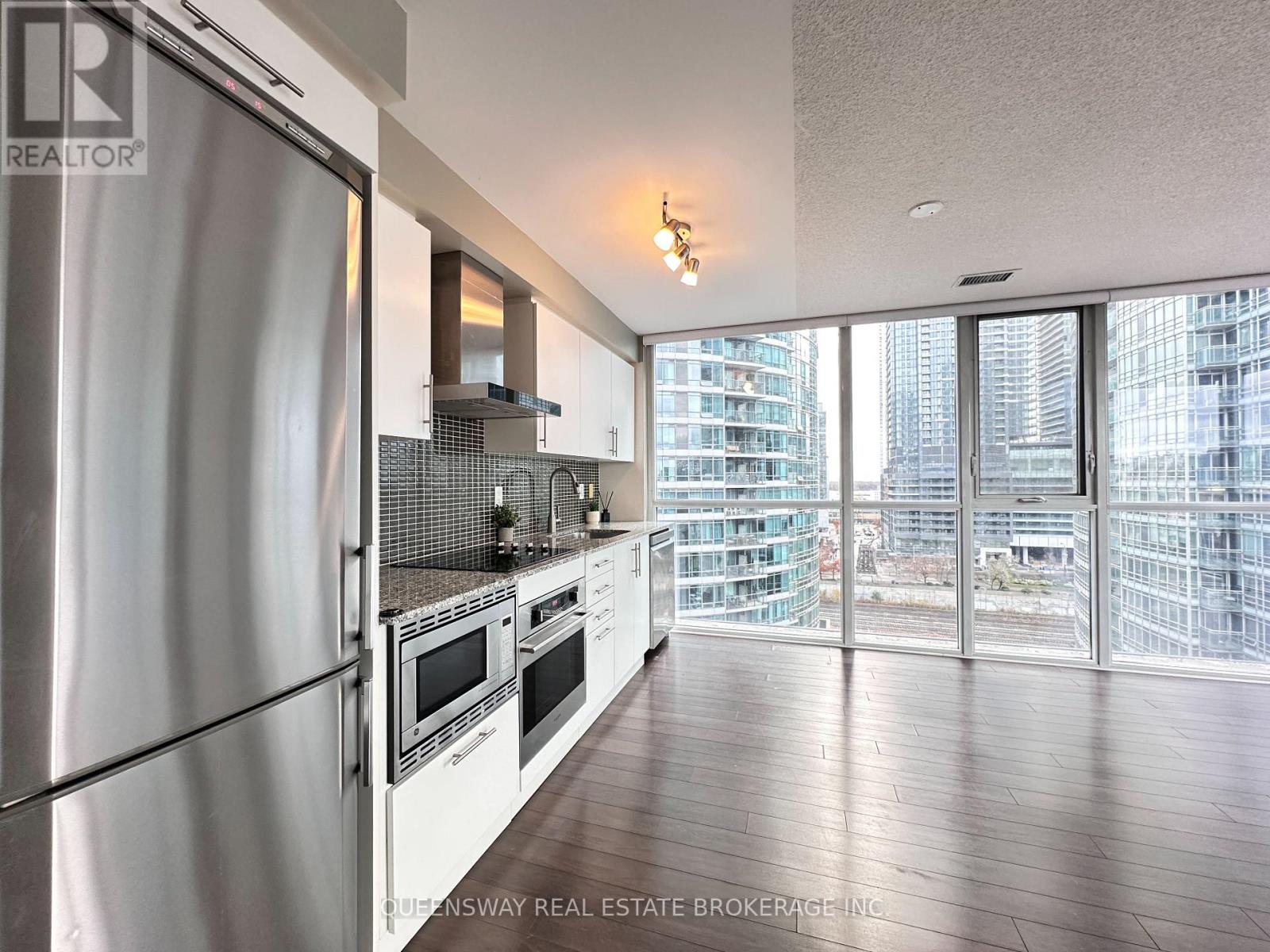 1008 - 352 Front Street W, Toronto, Ontario  M5V 0K3 - Photo 12 - C12966022