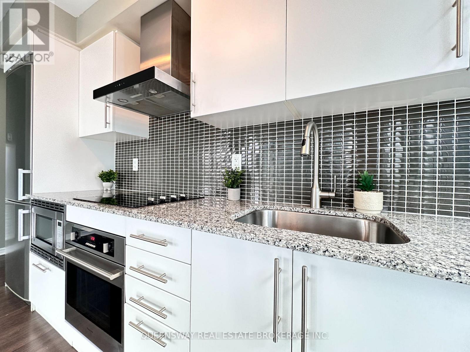 1008 - 352 Front Street W, Toronto, Ontario  M5V 0K3 - Photo 14 - C12966022