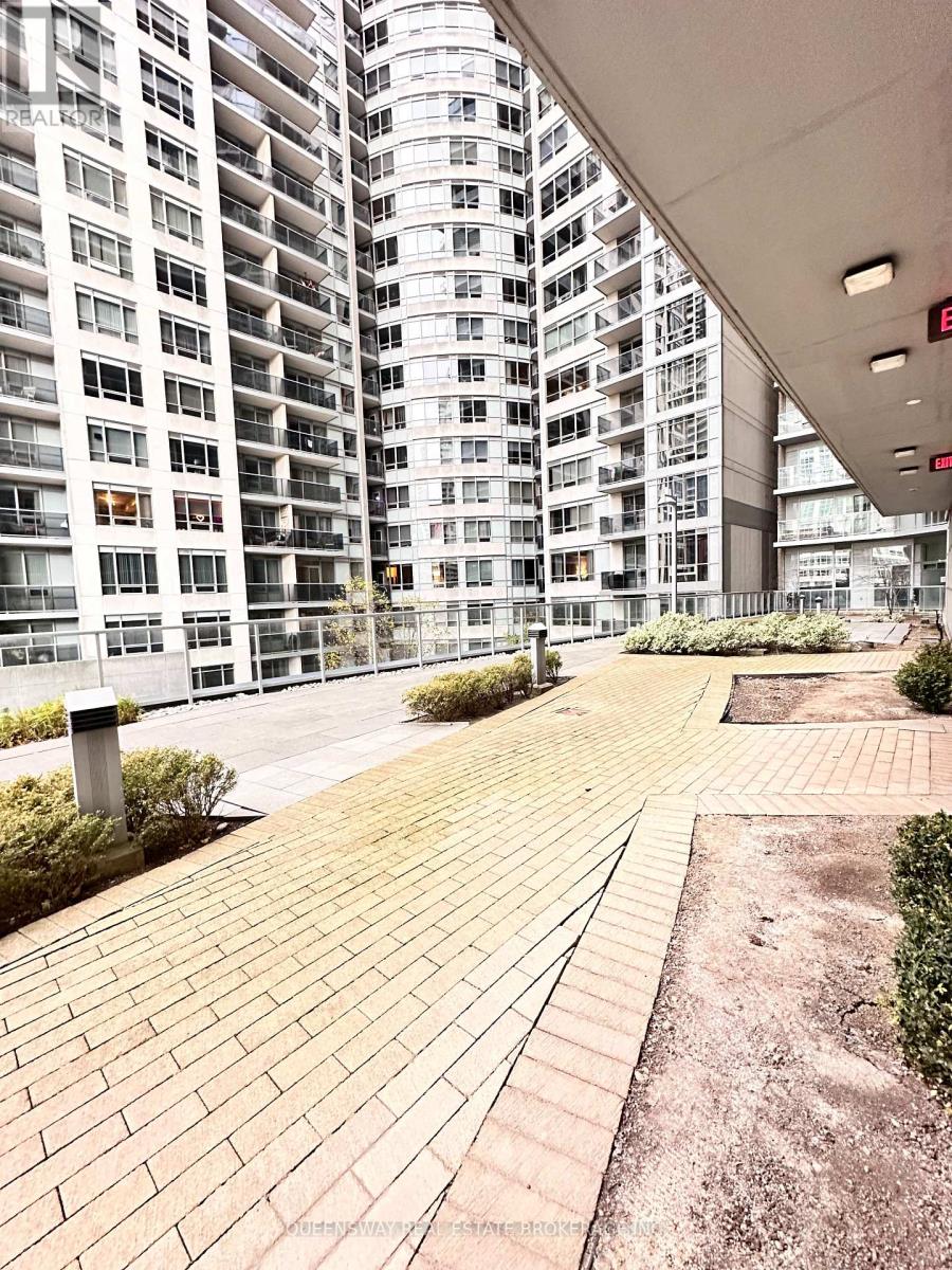 1008 - 352 Front Street W, Toronto, Ontario  M5V 0K3 - Photo 35 - C12966022