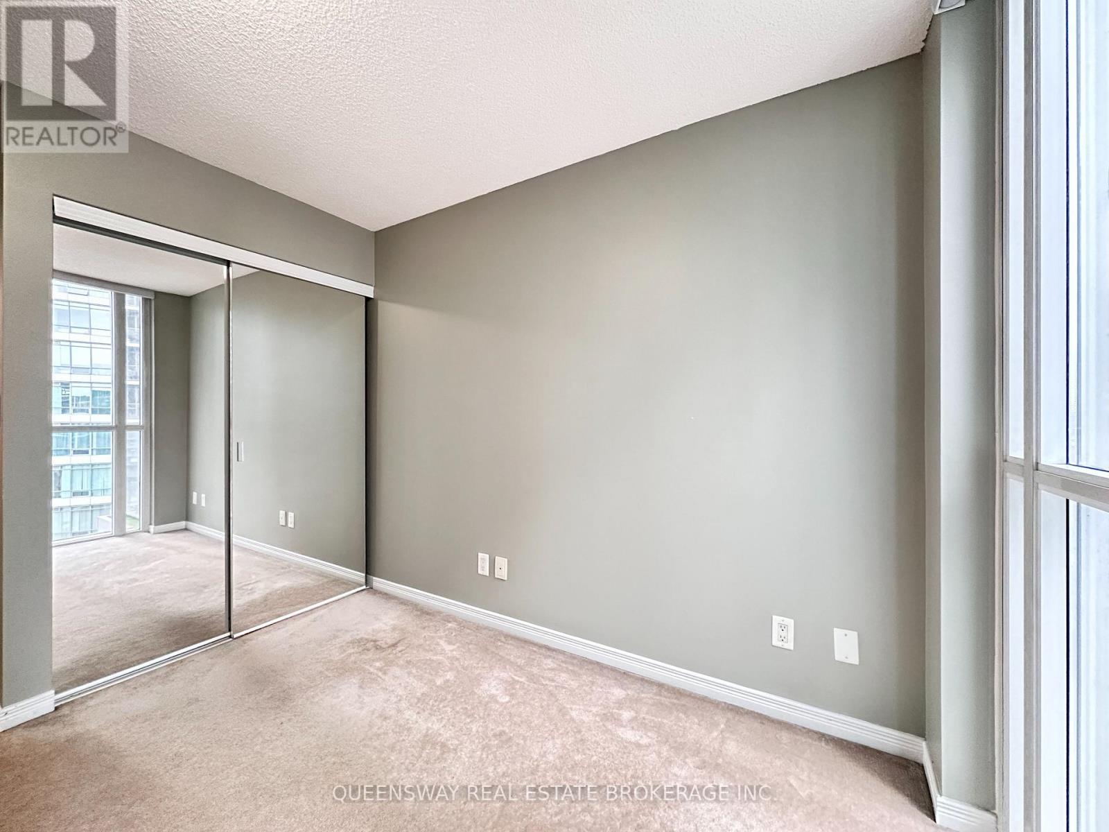 1008 - 352 Front Street W, Toronto, Ontario  M5V 0K3 - Photo 6 - C12966022