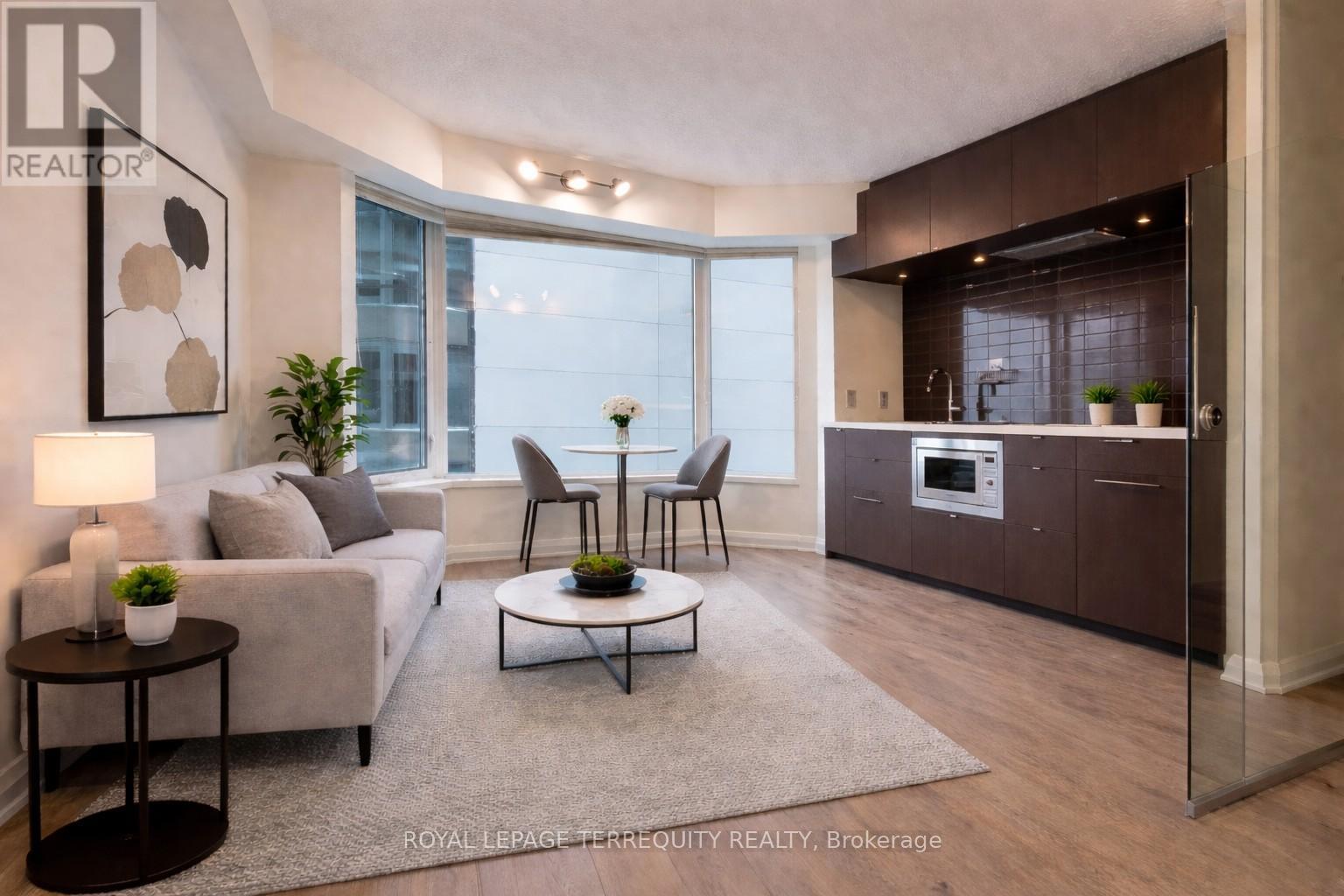 605 - 155 Yorkville Avenue, Toronto, Ontario  M5R 1C4 - Photo 2 - C12966080