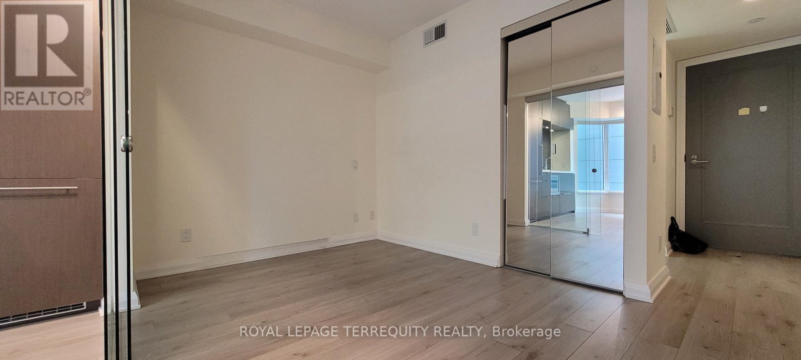 605 - 155 Yorkville Avenue, Toronto, Ontario  M5R 1C4 - Photo 5 - C12966080