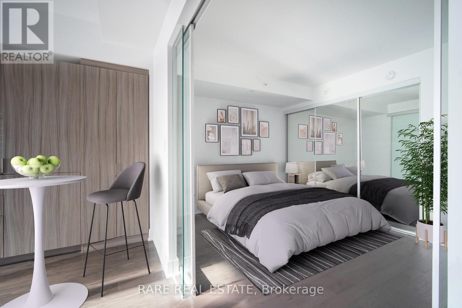 1002 - 955 Bay Street, Toronto, Ontario  M5S 0C6 - Photo 2 - C12966116