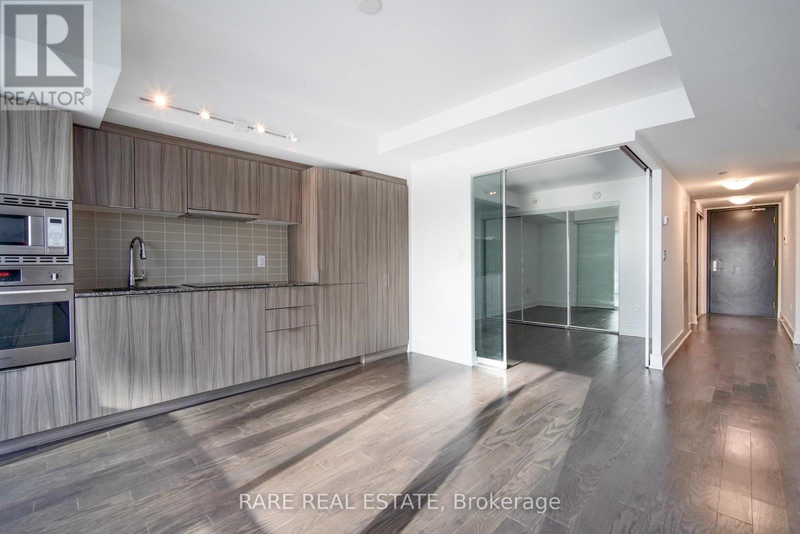 1002 - 955 Bay Street, Toronto, Ontario  M5S 0C6 - Photo 5 - C12966116