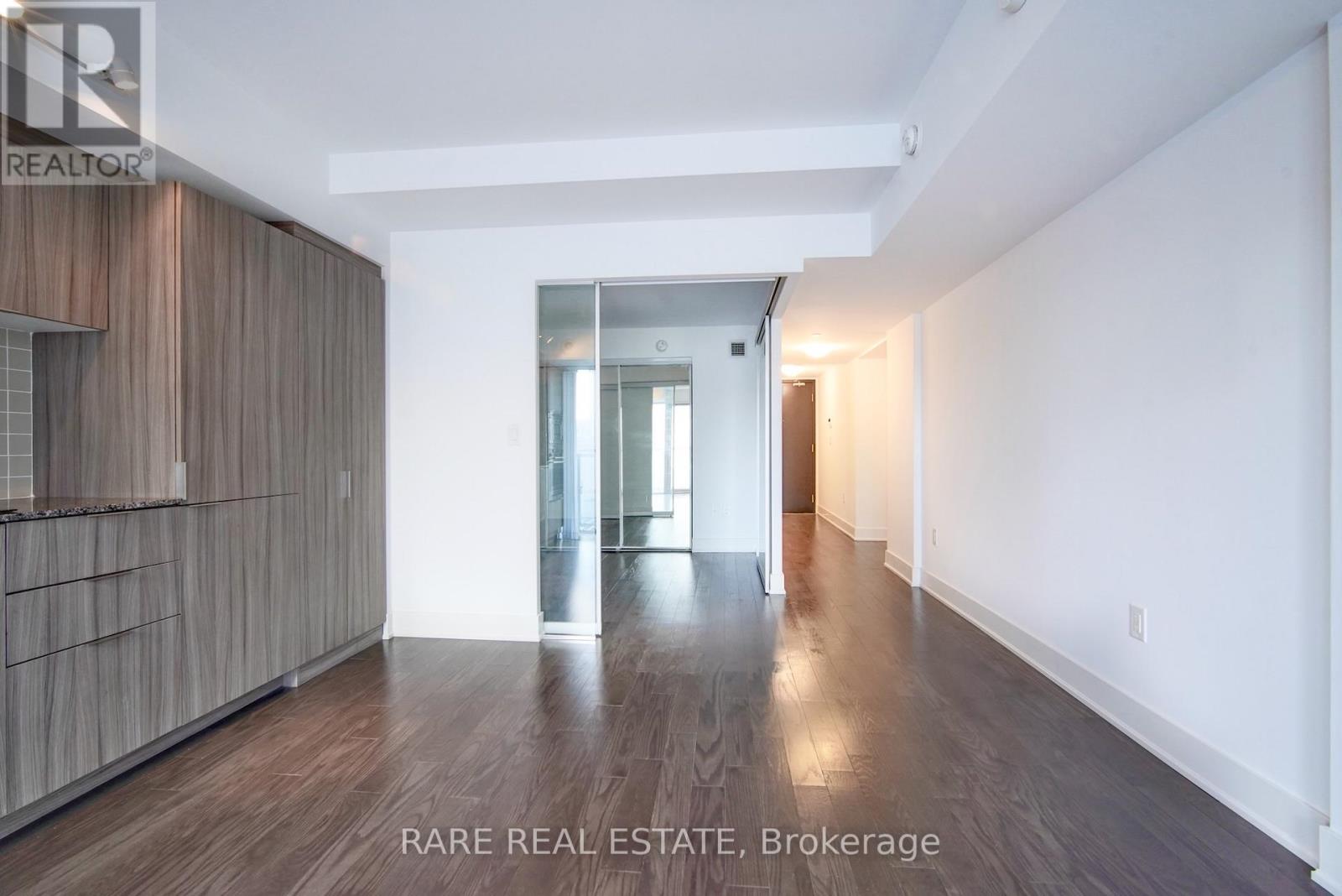 1002 - 955 Bay Street, Toronto, Ontario  M5S 0C6 - Photo 6 - C12966116