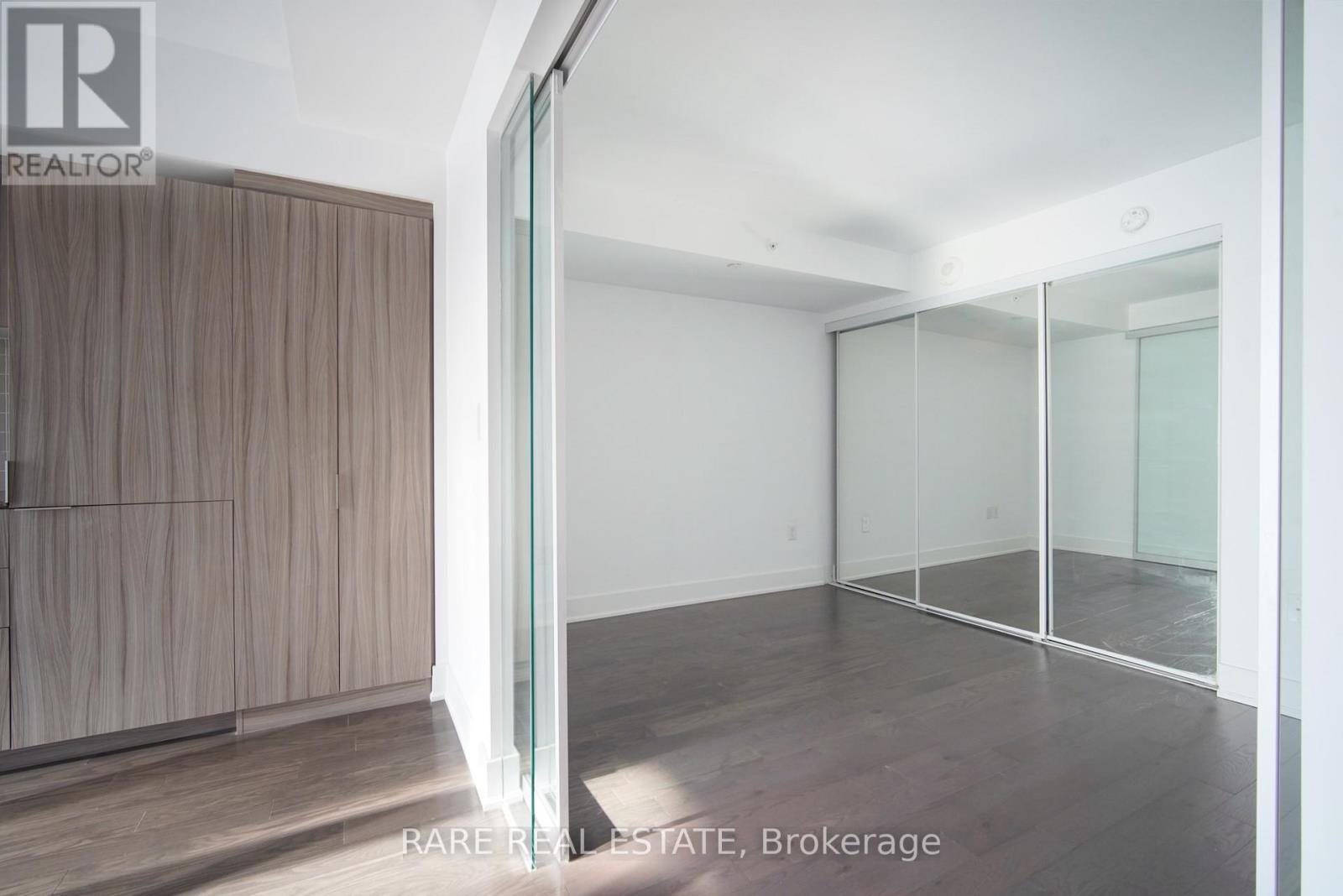 1002 - 955 Bay Street, Toronto, Ontario  M5S 0C6 - Photo 9 - C12966116